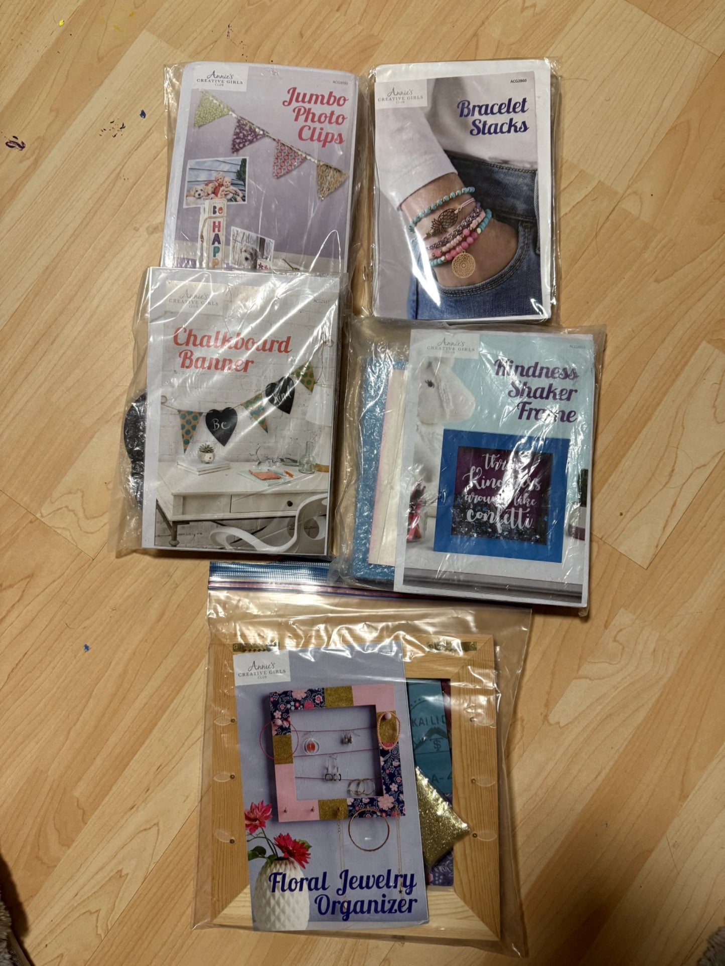 Annie’s Creative Girls Club Craft Kit 5 Piece Set