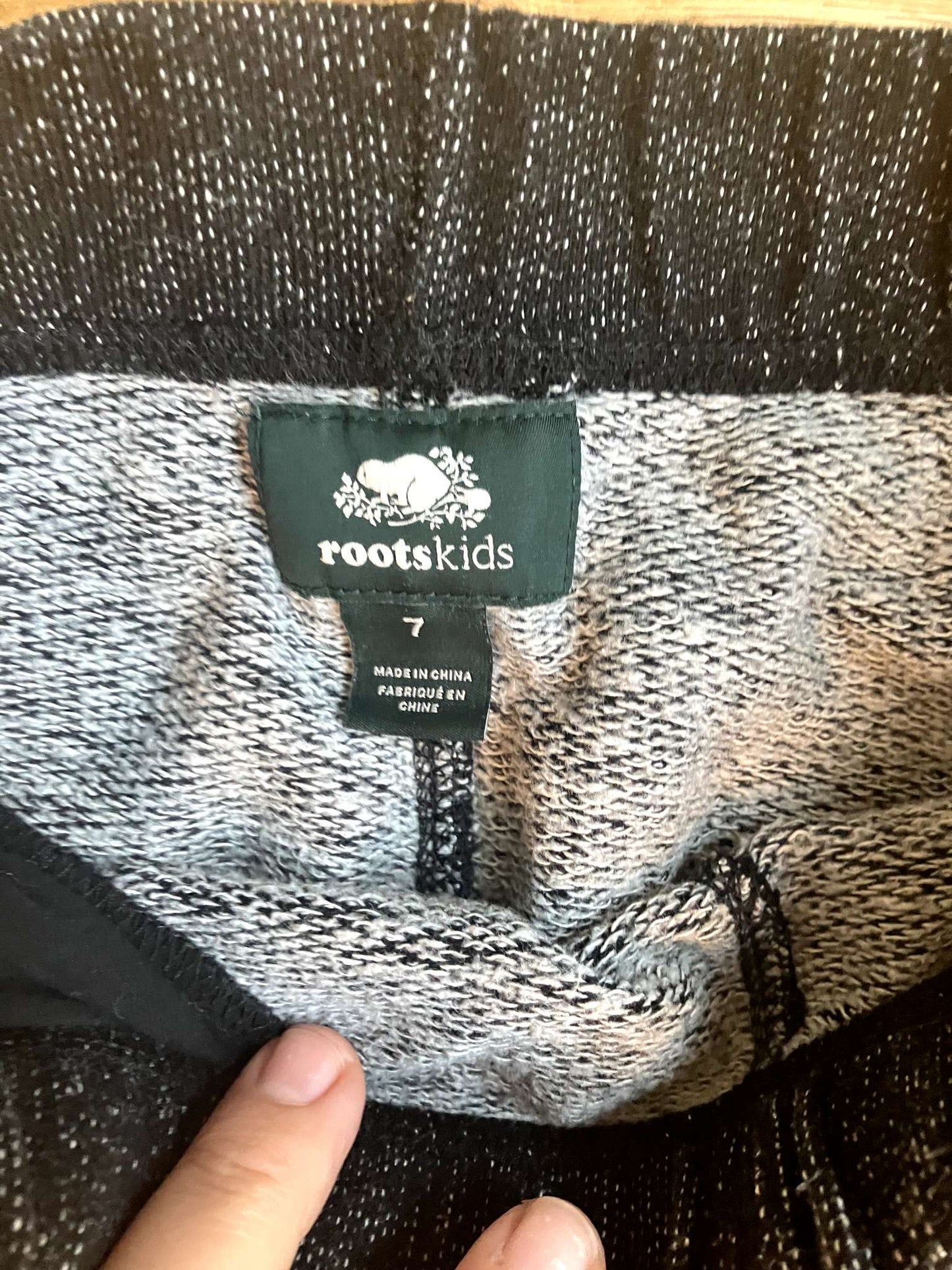 Roots Jogers 7 Youth like new! speckled grey, Kids 7 & 8 (small)