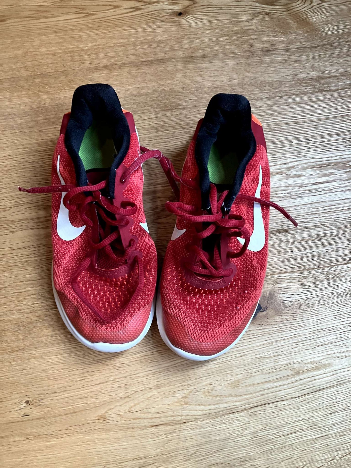 Nike running shoe size 3 youth (fits 7-8 yo), Shoes 3 (Kids:4-8yr)