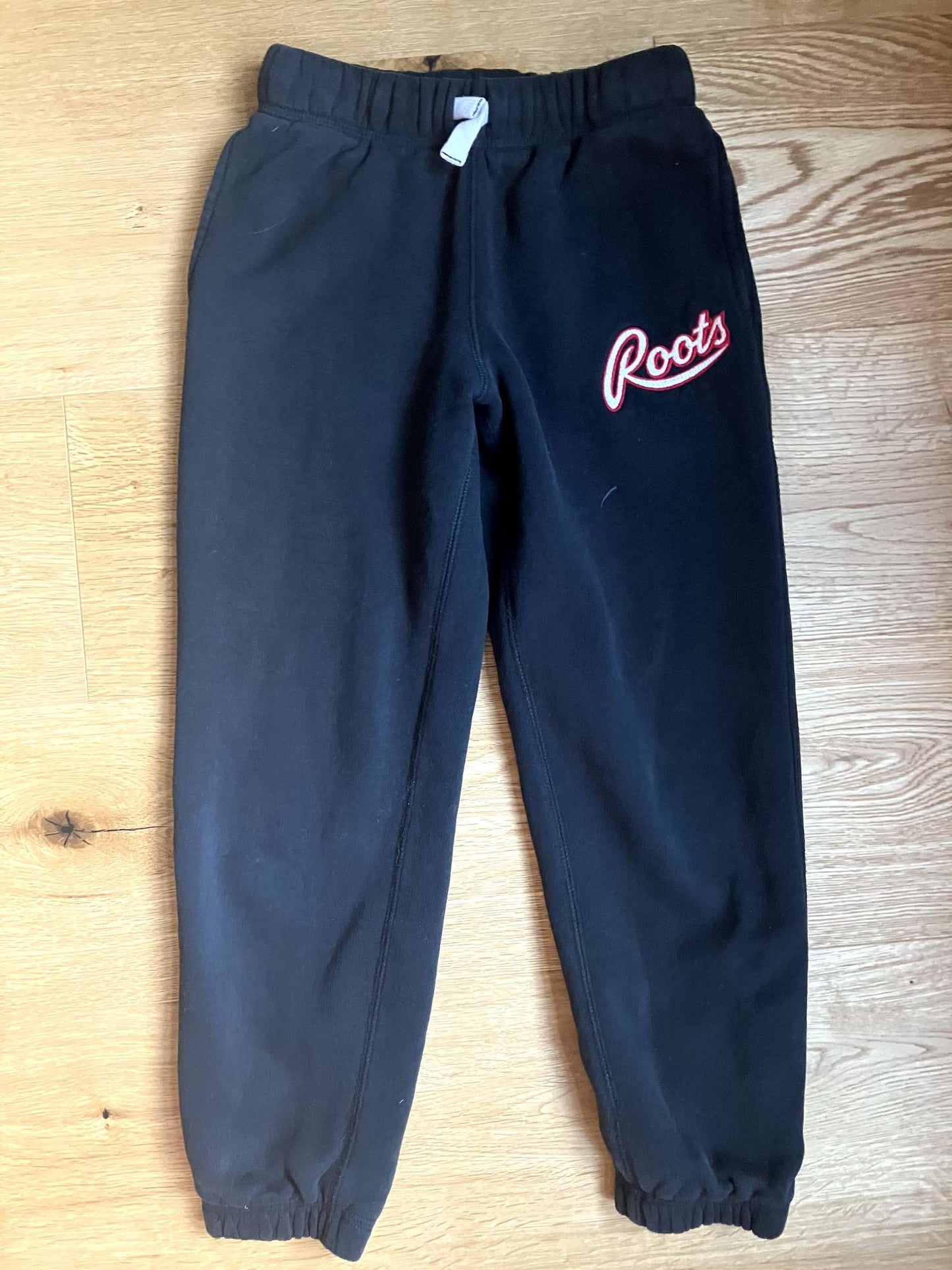 Roots 7 youth Jogger - like new! Black, Kids 7 & 8 (small)