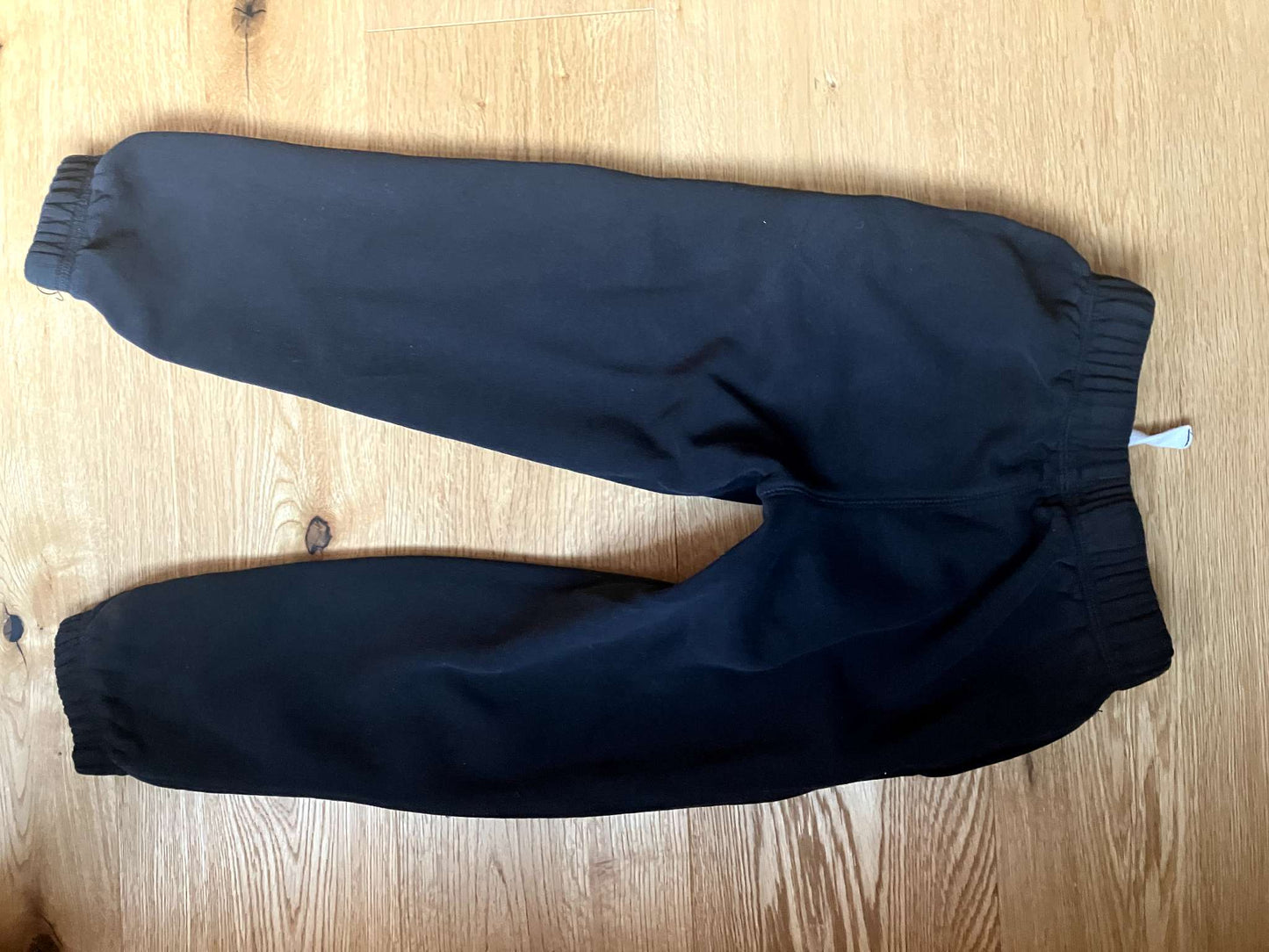 Roots Jogger 7 youth - like new. Black, Kids 7 & 8 (small)