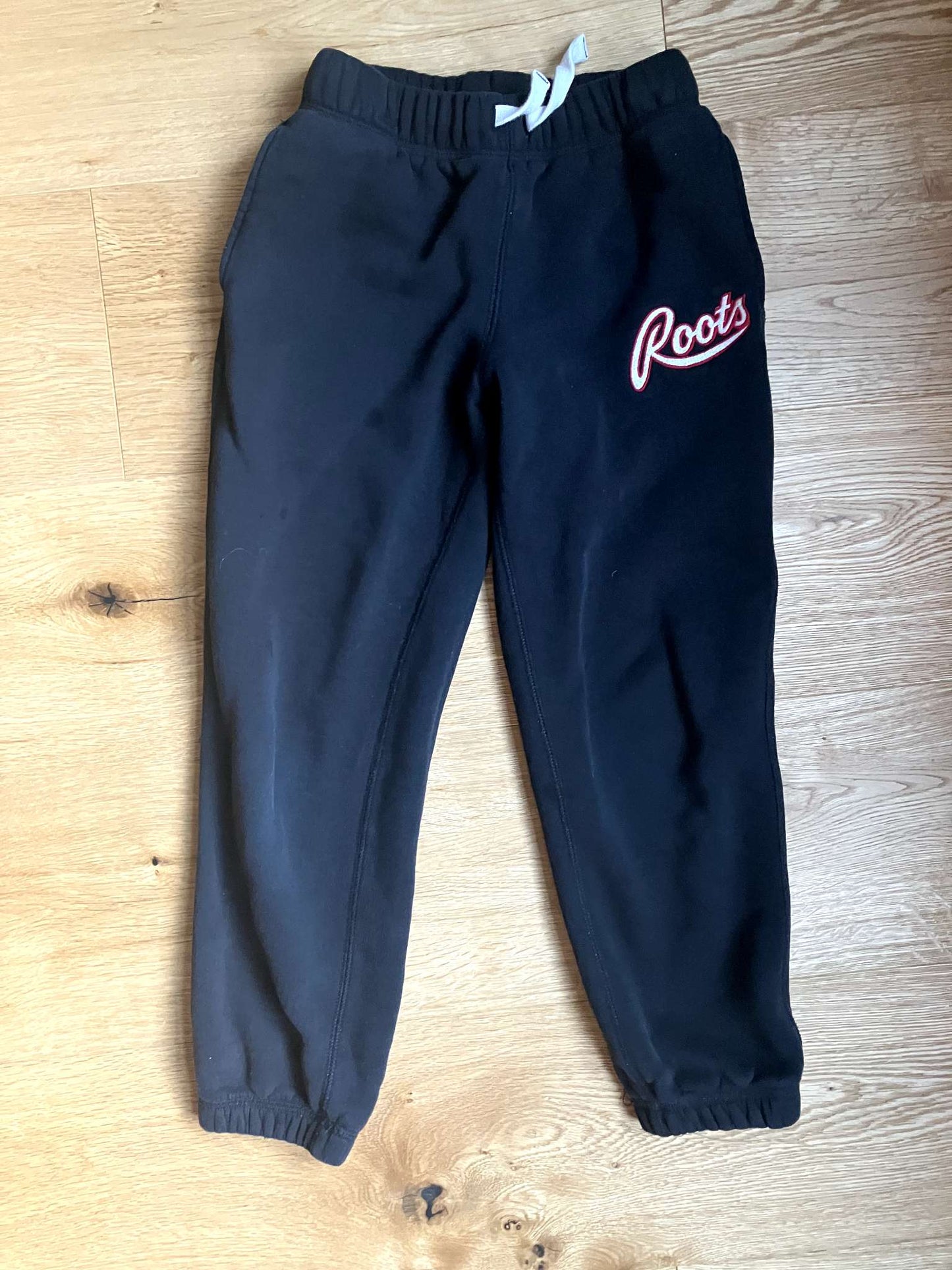 Roots Jogger 7 youth - like new. Black, Kids 7 & 8 (small)