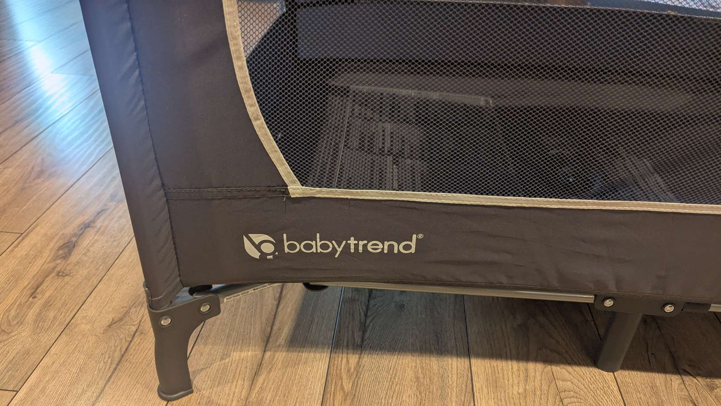 Baby trend Lil Snooze Playpen nursery center