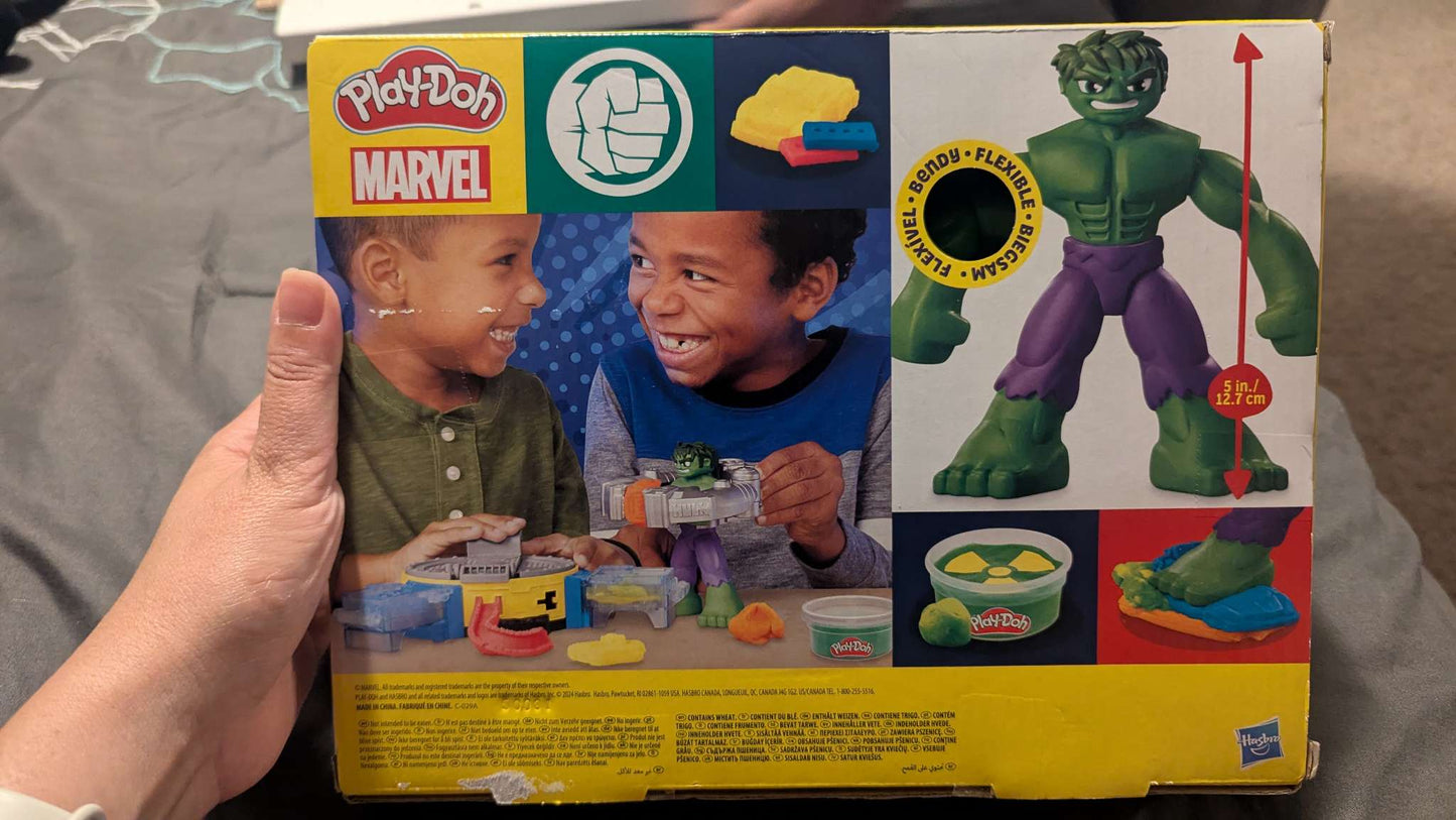 Hulk play doh set- New