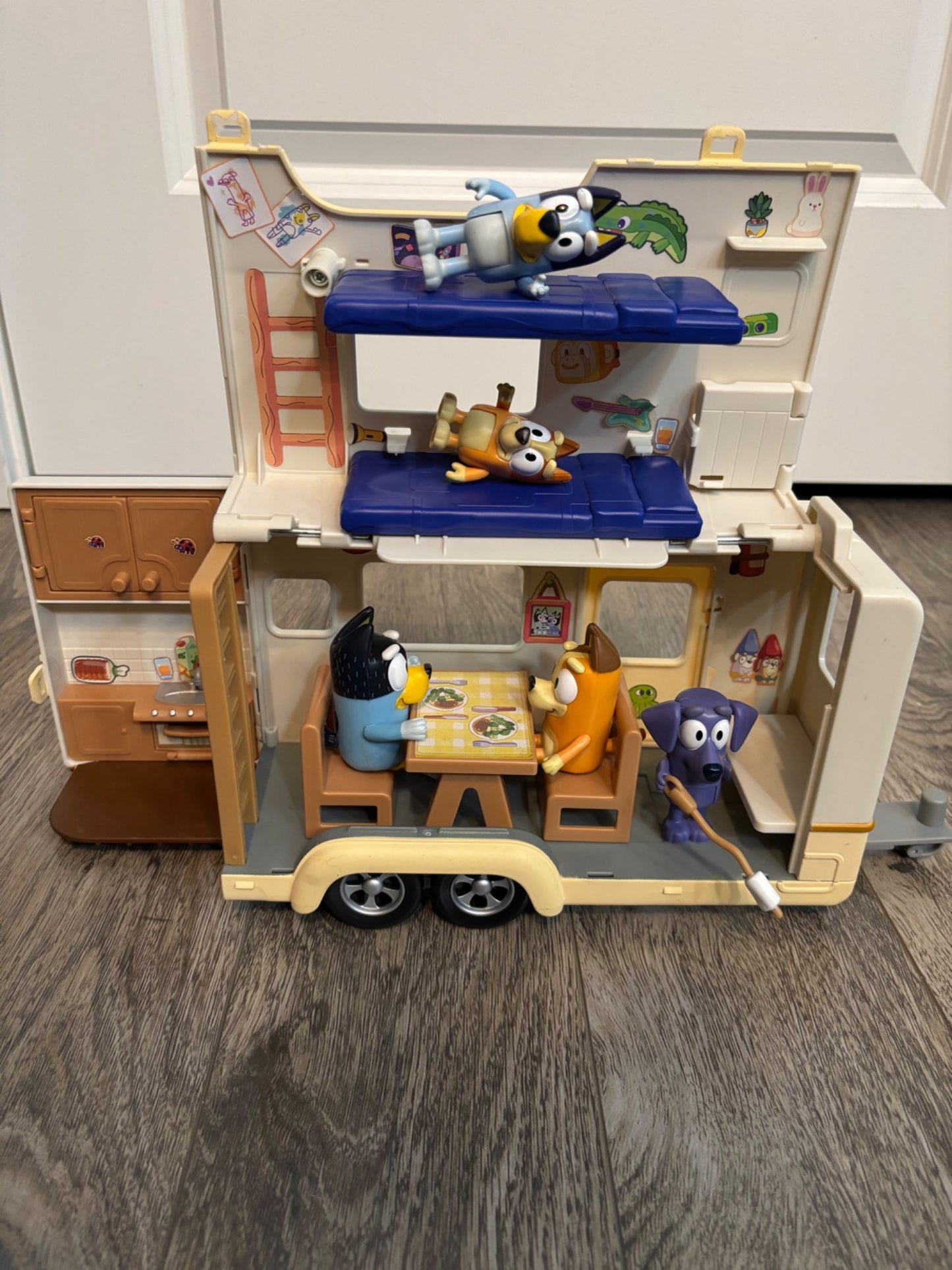 Bluey Caravan Adventure Set with Figures