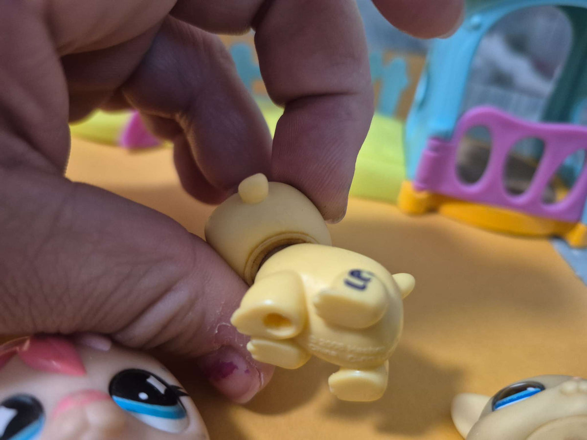 Littlest Pet Shop Bundle Figures And Playsets