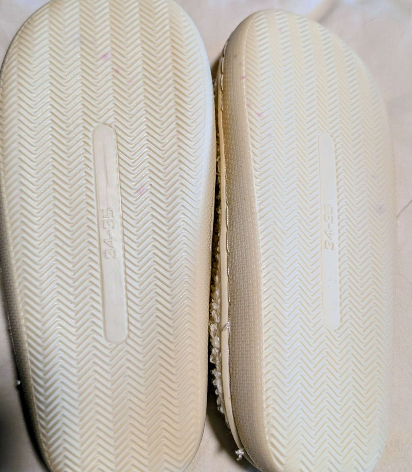 Bundle of slippers , Shoes 13 (Kids:4-8yr)