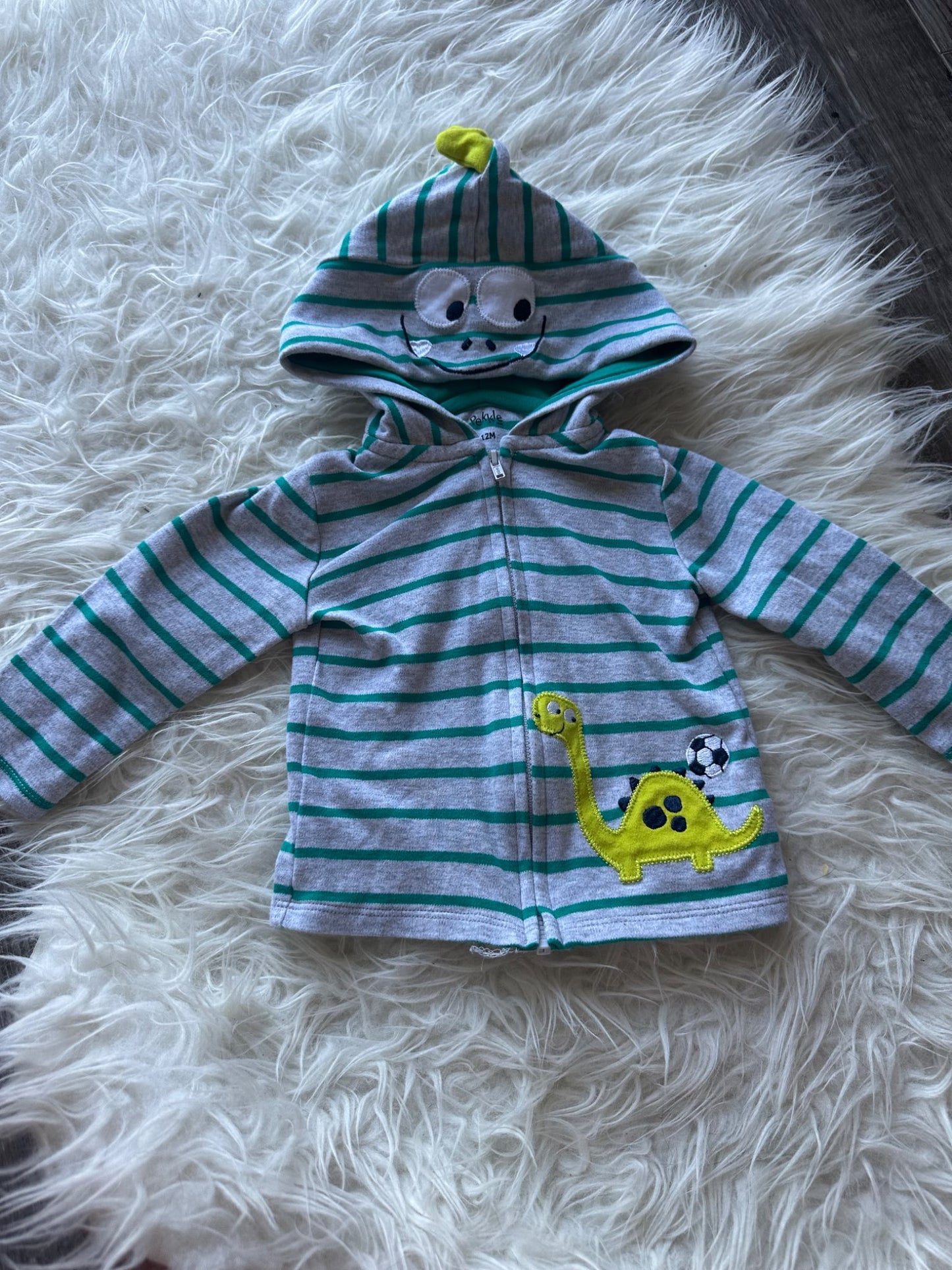 3 sweaters 6-12 months , Kids 9 Month (6-9M)
