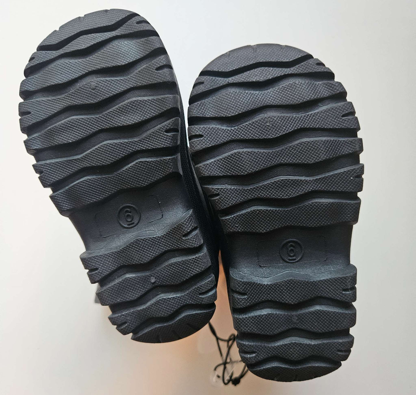 Brand new Joe Fresh size 6 boots MSRP $36, Shoes 6 (Walkers:12-24 mth)