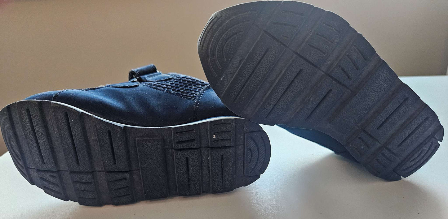 Blue Joe Fresh running shoes size 8, Shoes 8 (Toddler:2-4yr)