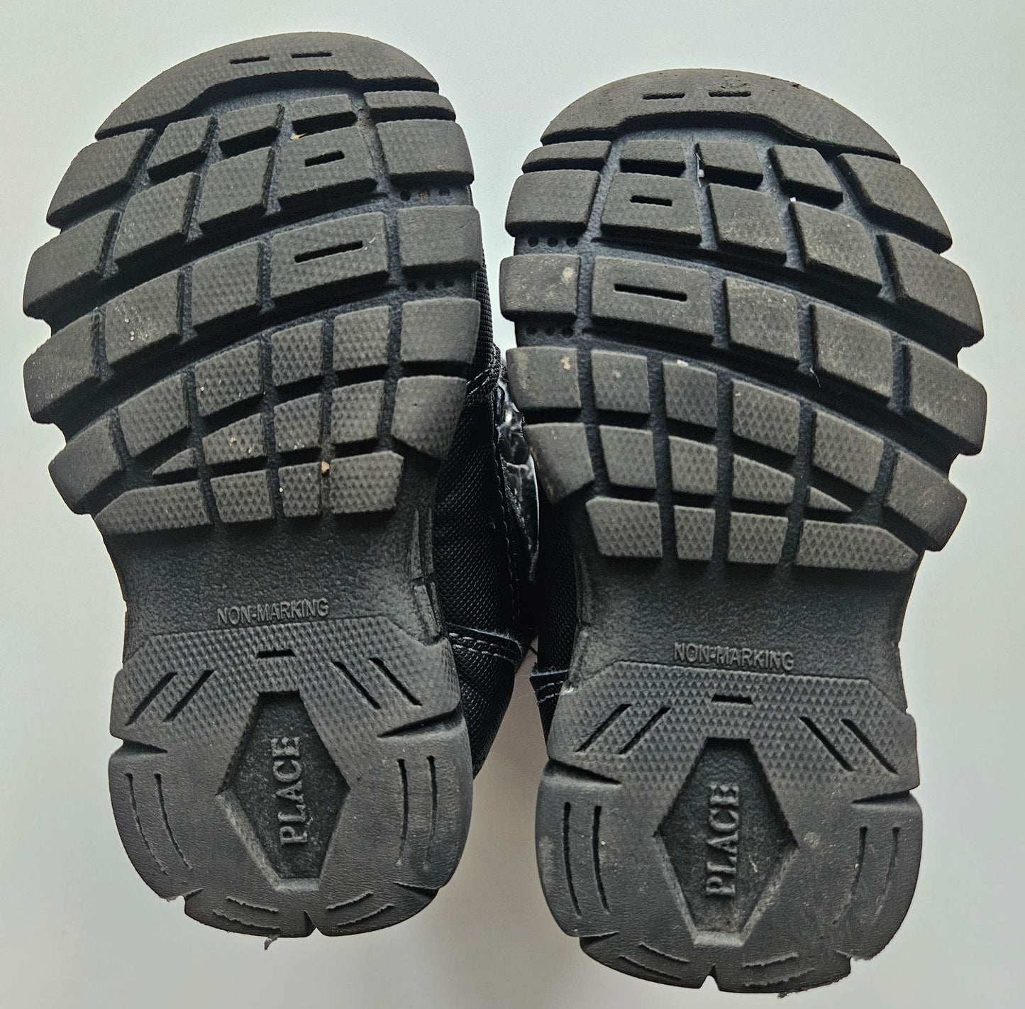 Childrens place winter boots size 6, Shoes 6 (Walkers:12-24 mth)