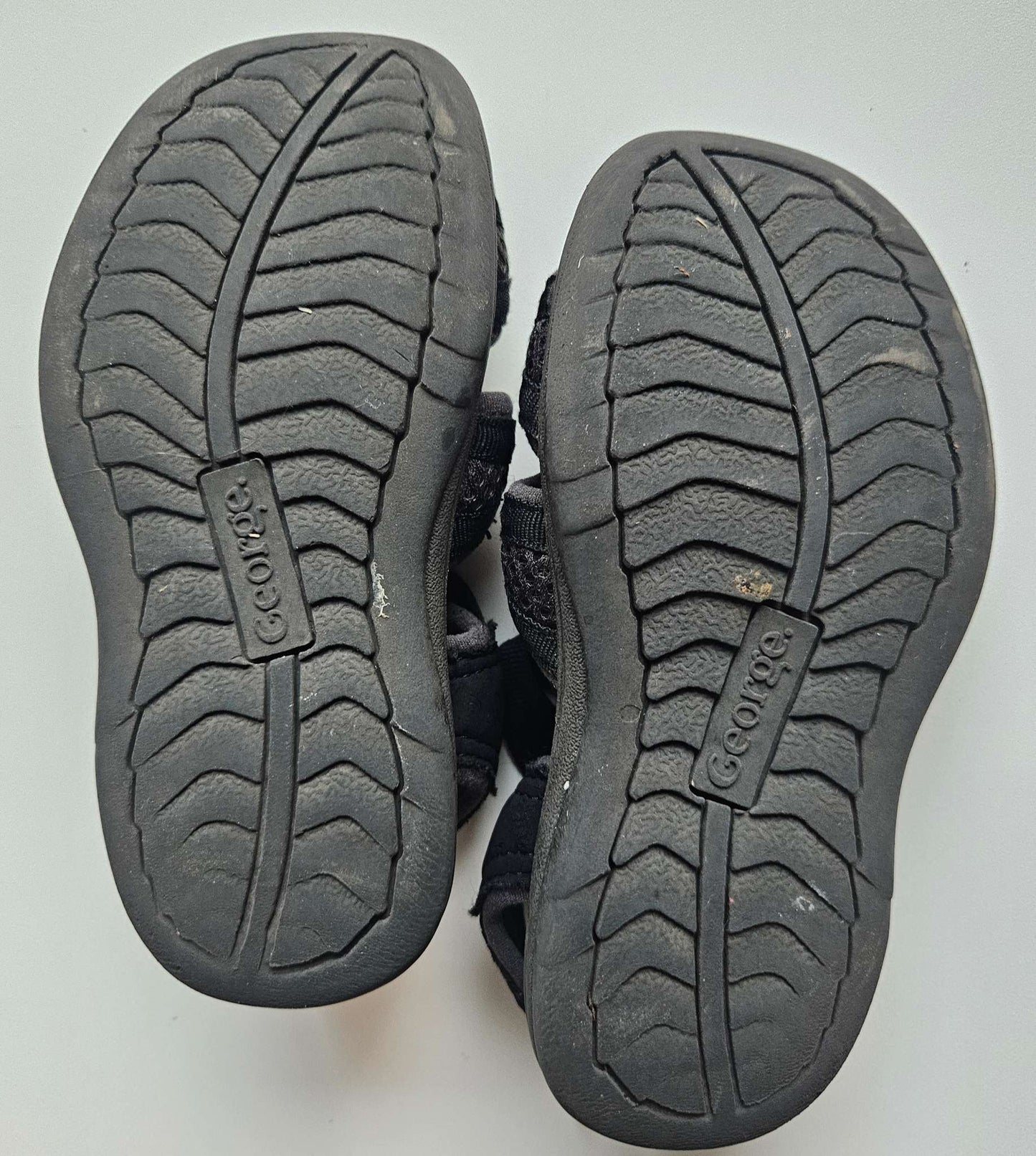 George sandals size 8, Shoes 8 (Toddler:2-4yr)