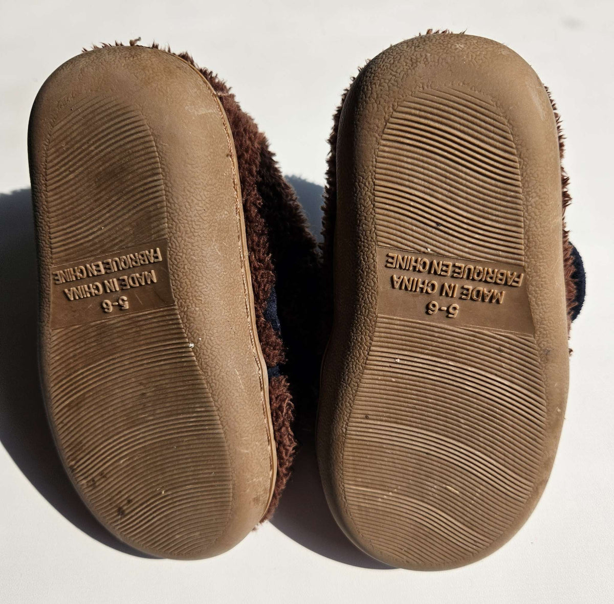 Size 5-6 brown bear slippers , Shoes 5 (Walkers:12-24 mth)