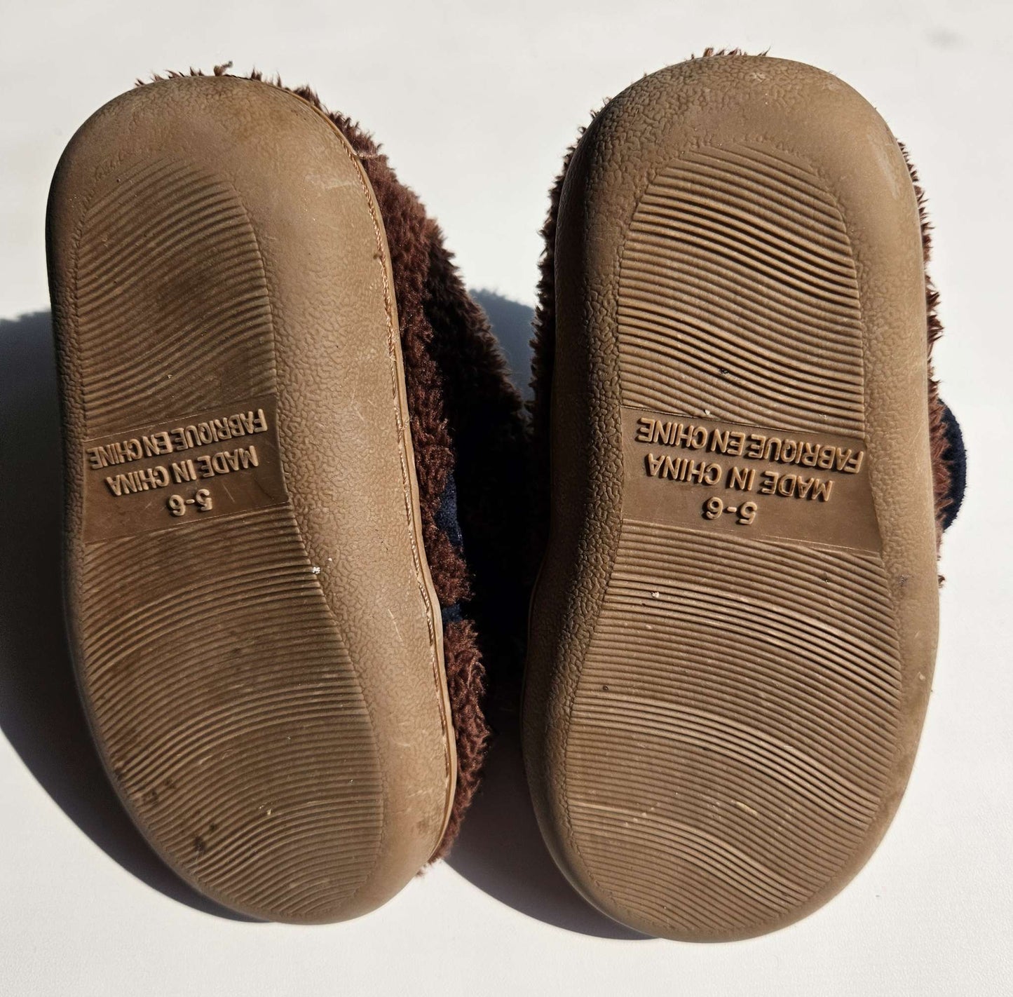 Size 5-6 brown bear slippers , Shoes 5 (Walkers:12-24 mth)
