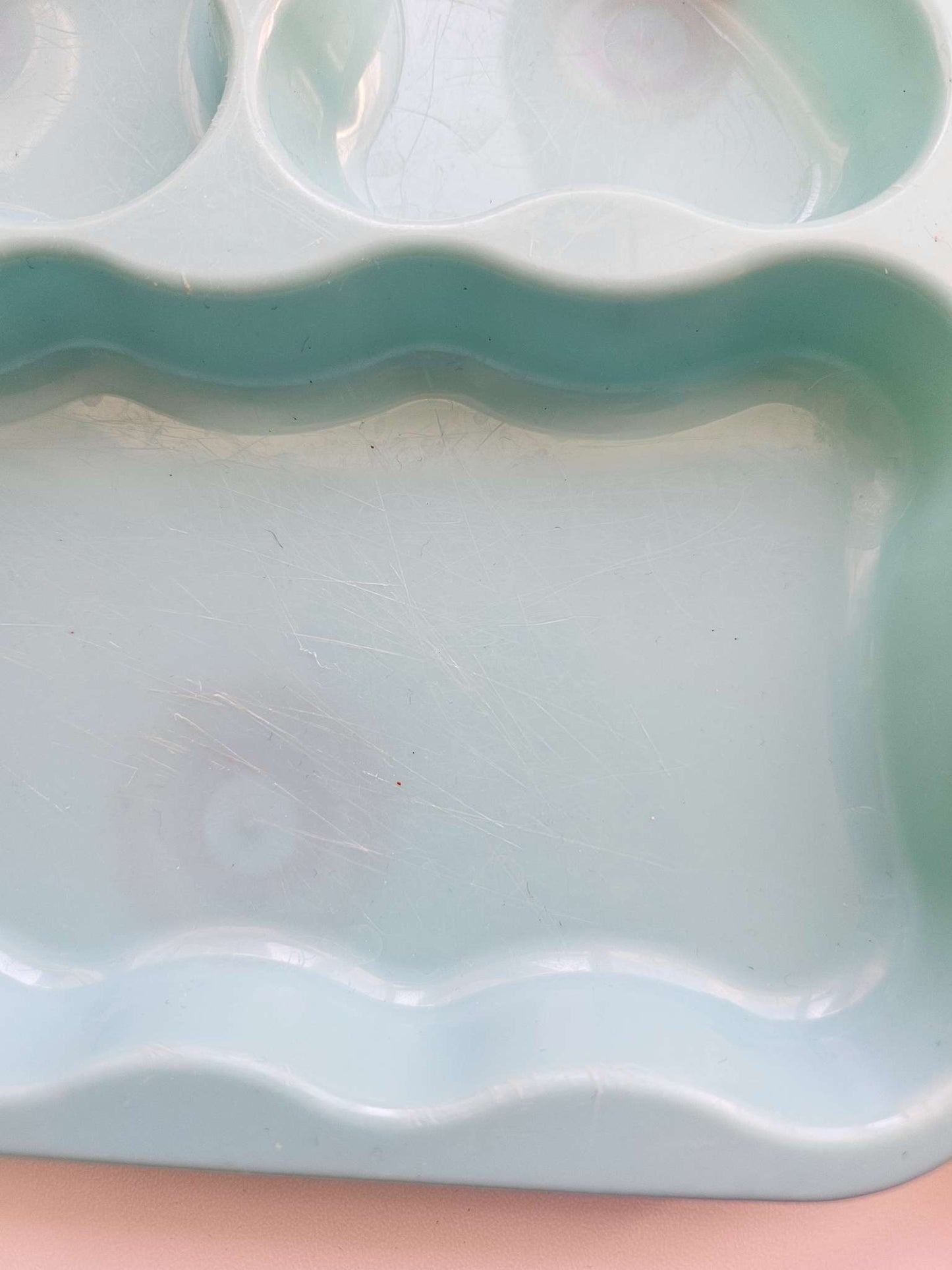 Suction plates (2) suction bowls (3) and training cups (4)