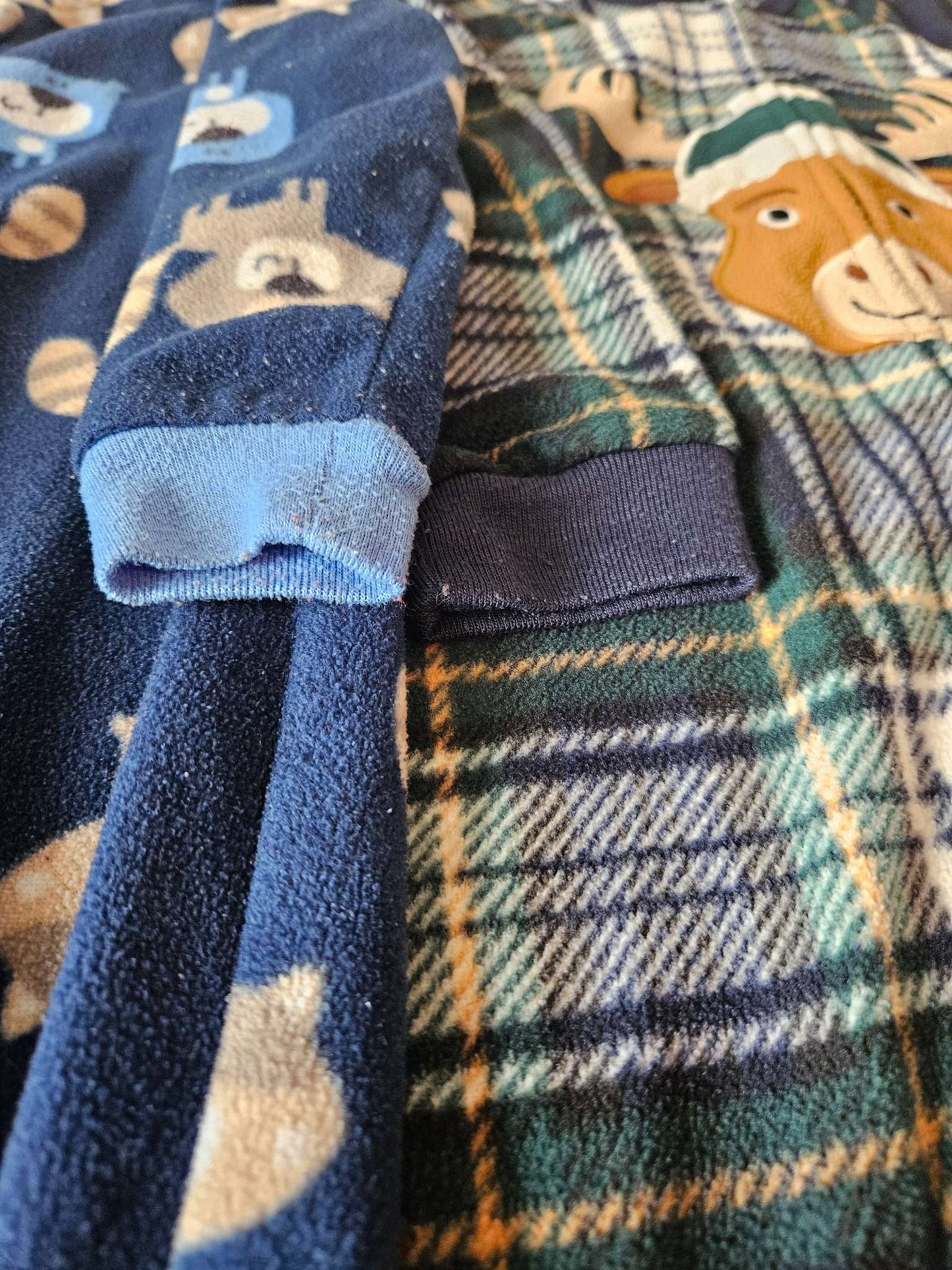 3 fleece pajamas size 2T (plaid moose, green, red, blue stripe, navy blue raccoon and bear), Kids 2T