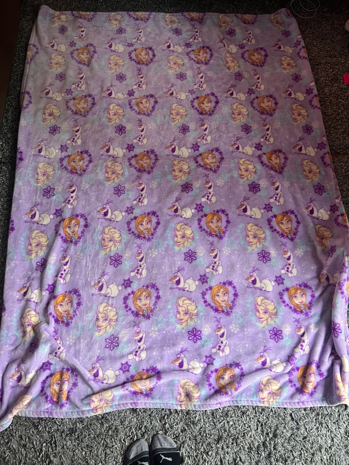 Girl’s Disney Frozen Large Fleece Throw Blanket