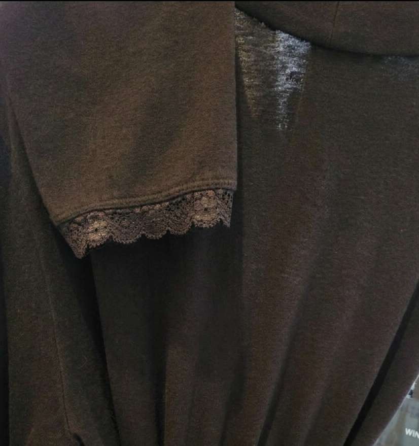 Motherhood Maternity - Black Robe with Lace Trim Sleeves, Maternity L (12-14)
