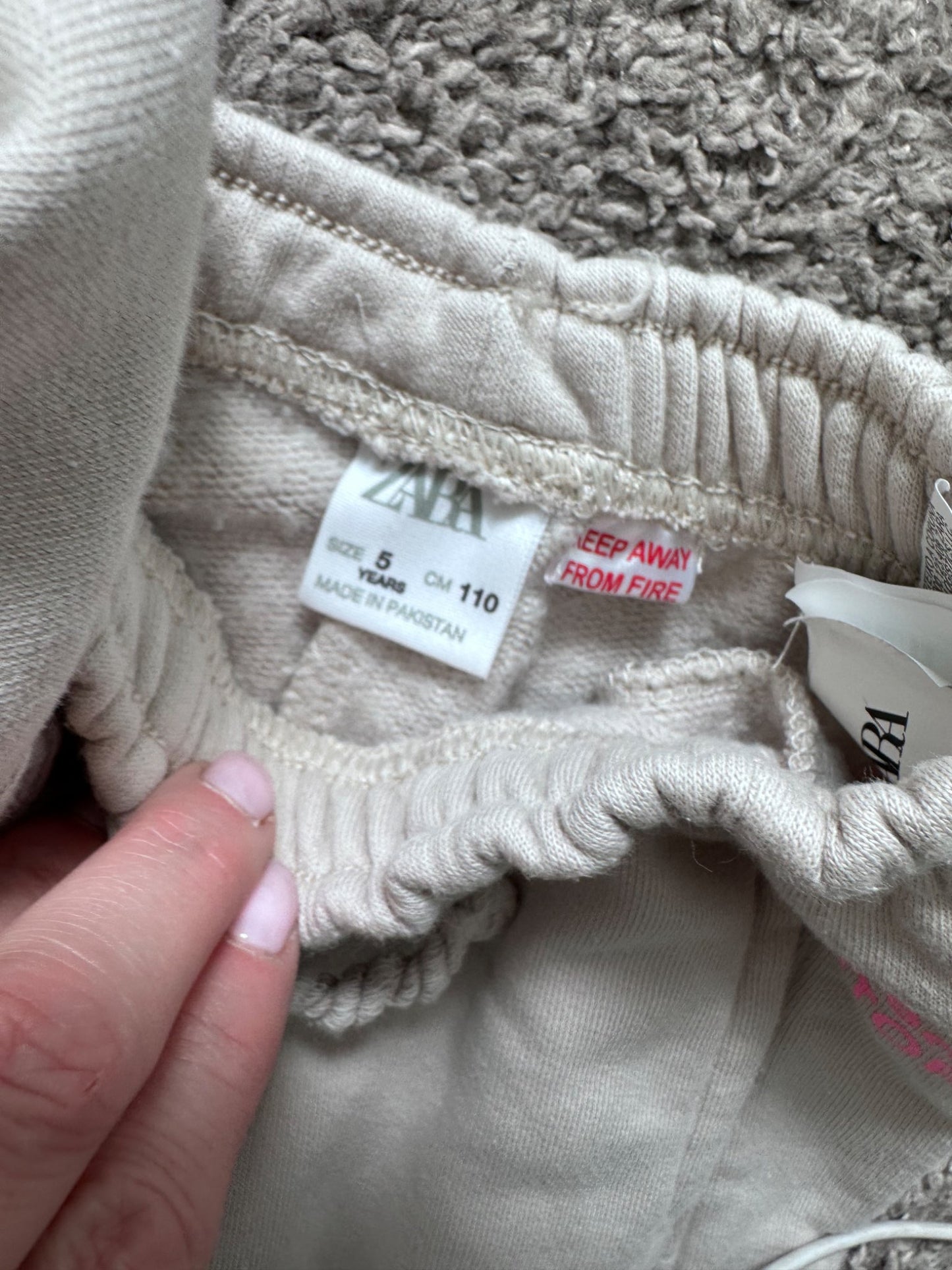 Zara cream sweat suit 5y, Kids 5/5T