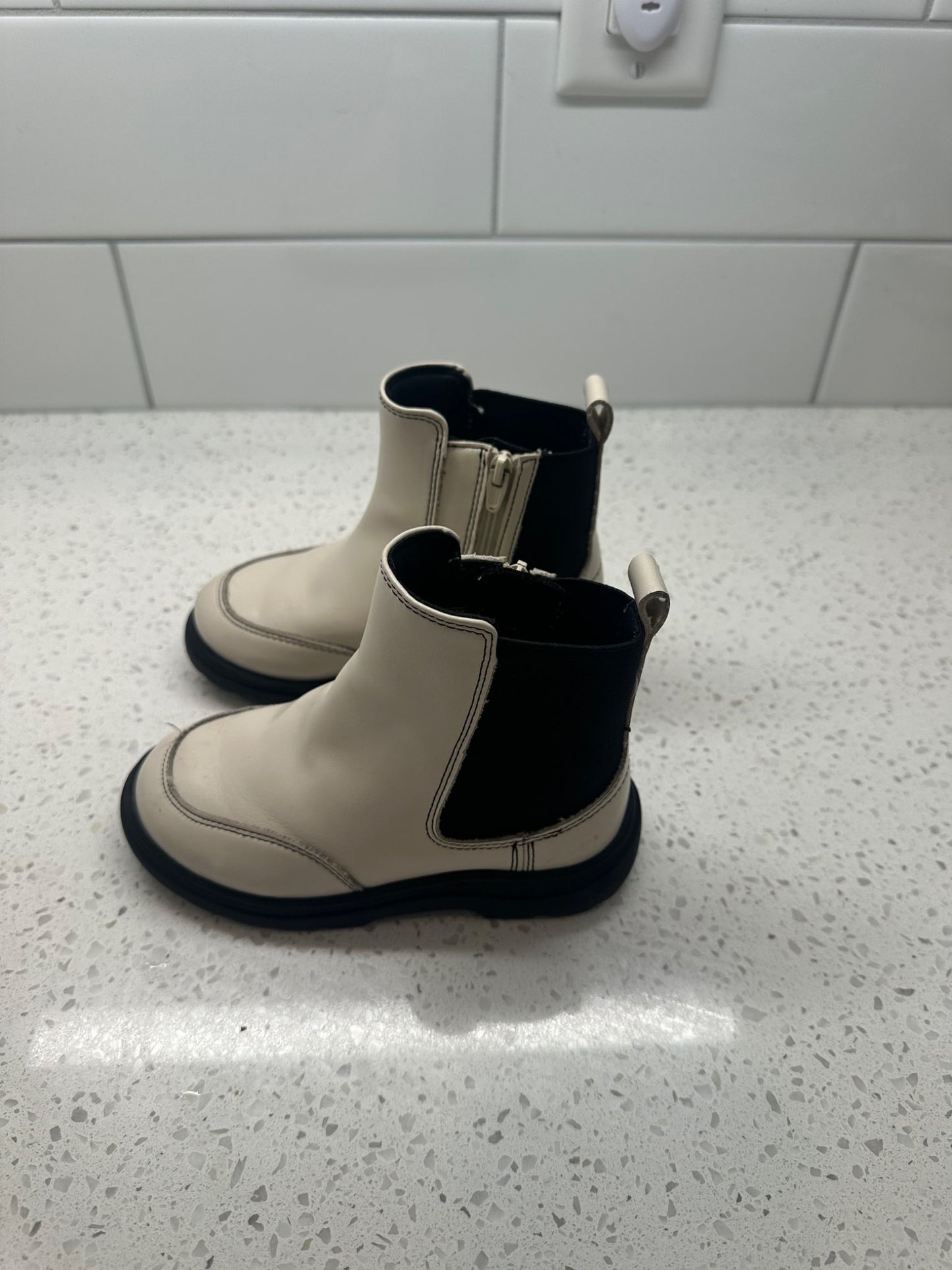 Zara Boots size 25