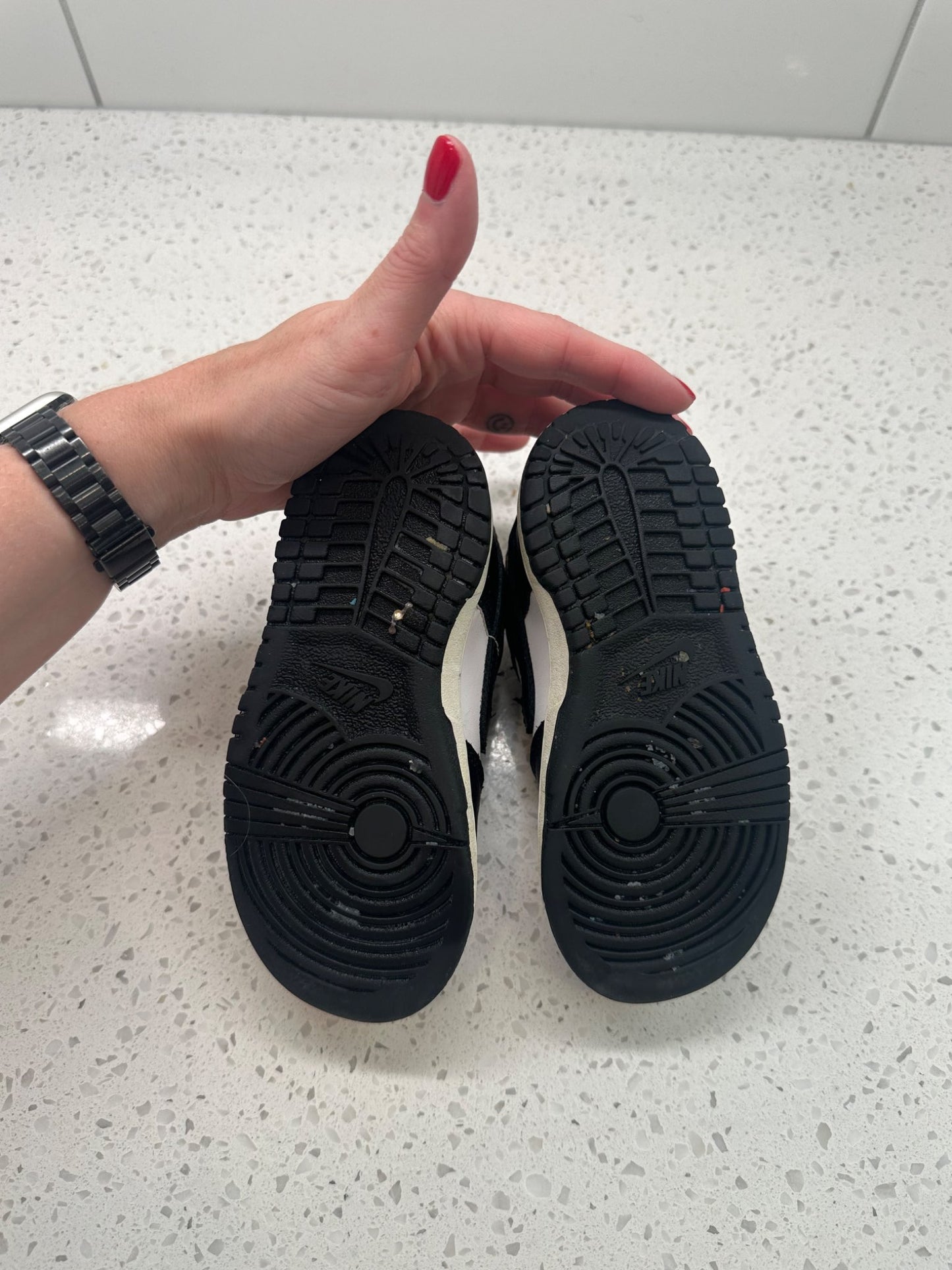 Nike Black & White Sneaker 9CC, Shoes 9 (Toddler:2-4yr)