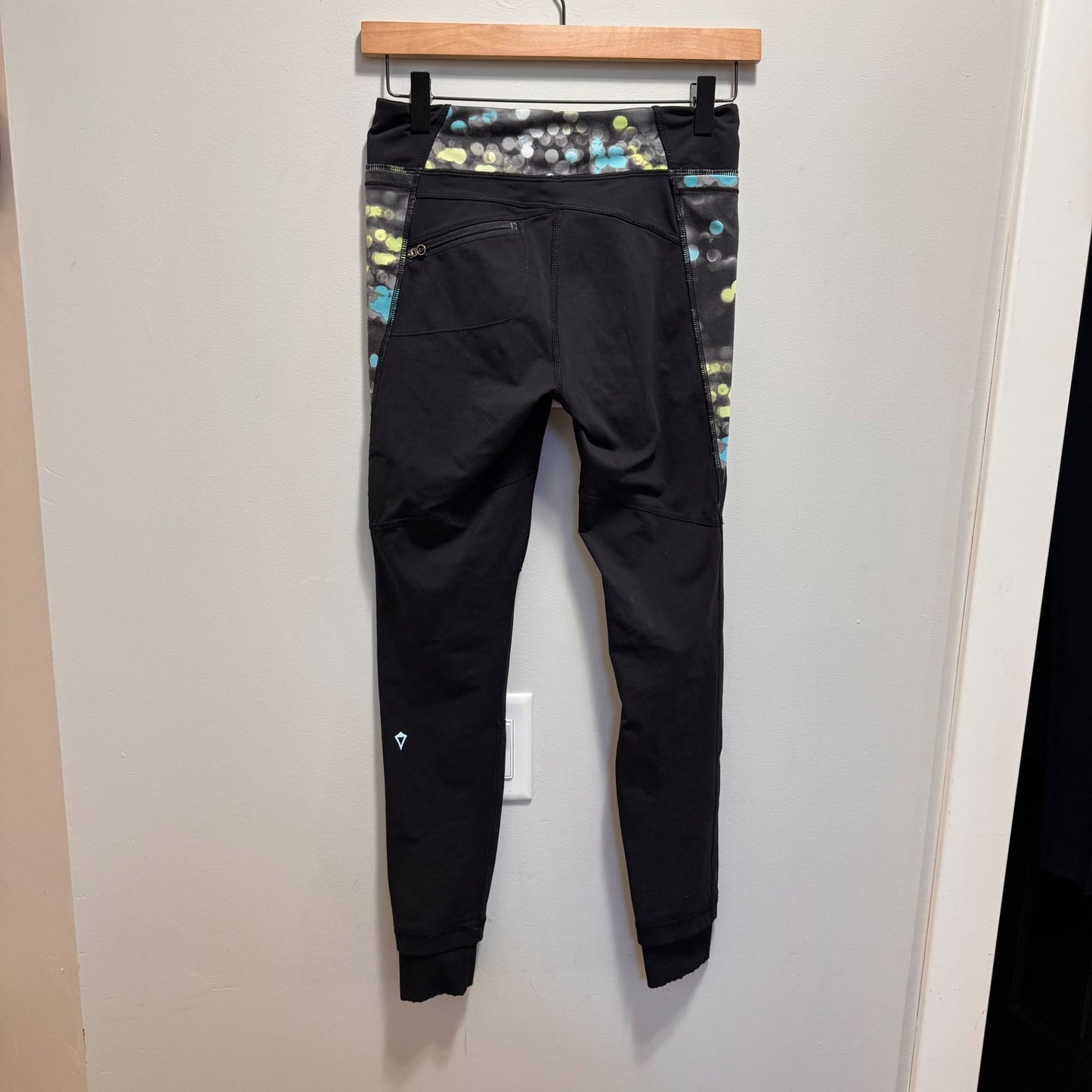 Size 14 iviva Black Leggings , Kids 12 & 14 (large)