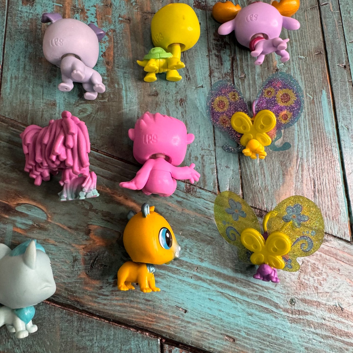 Lot of 20 Littlest Pet Shop Toys