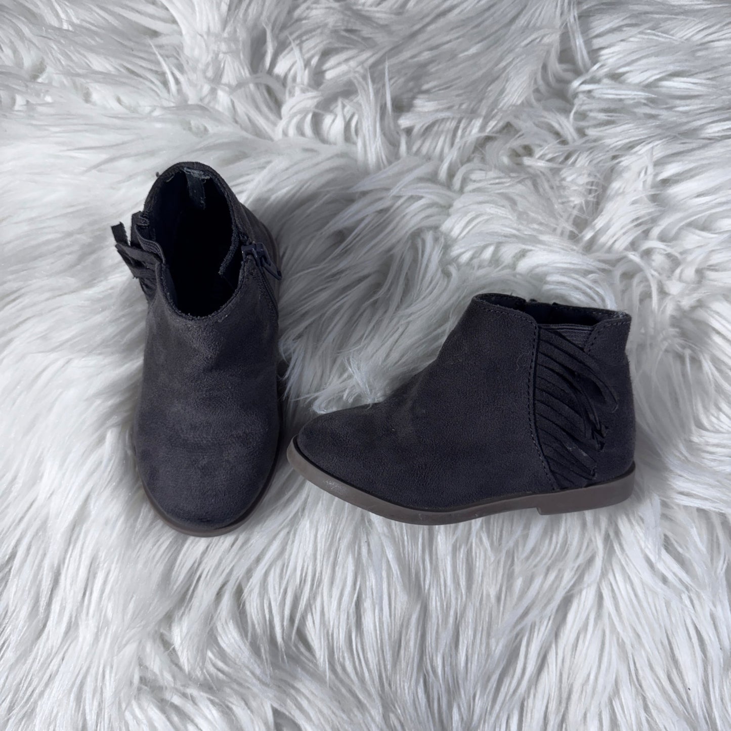 Size 6 Old navy fringe boots, Shoes 6 (Walkers:12-24 mth)