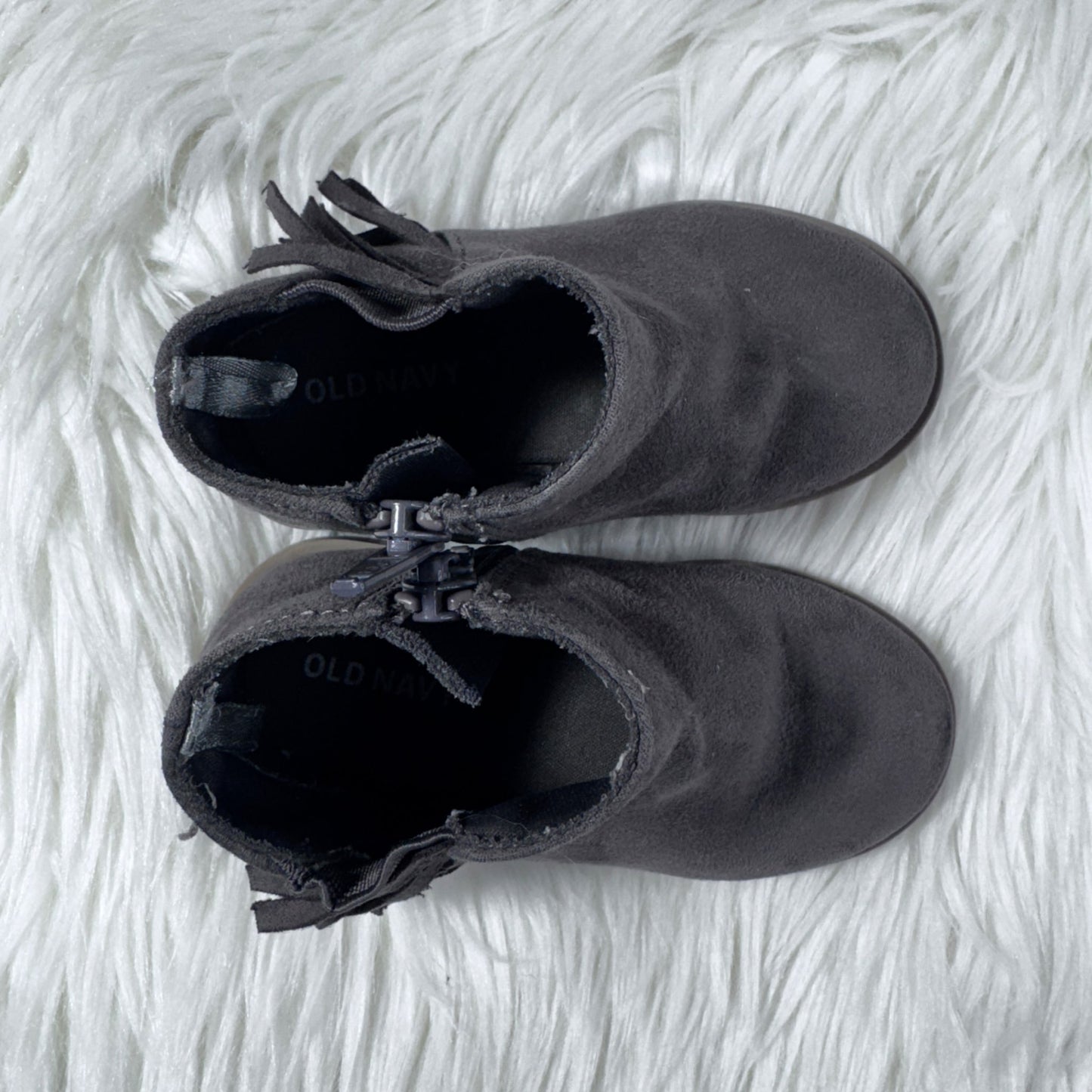 Size 6 Old navy fringe boots, Shoes 6 (Walkers:12-24 mth)
