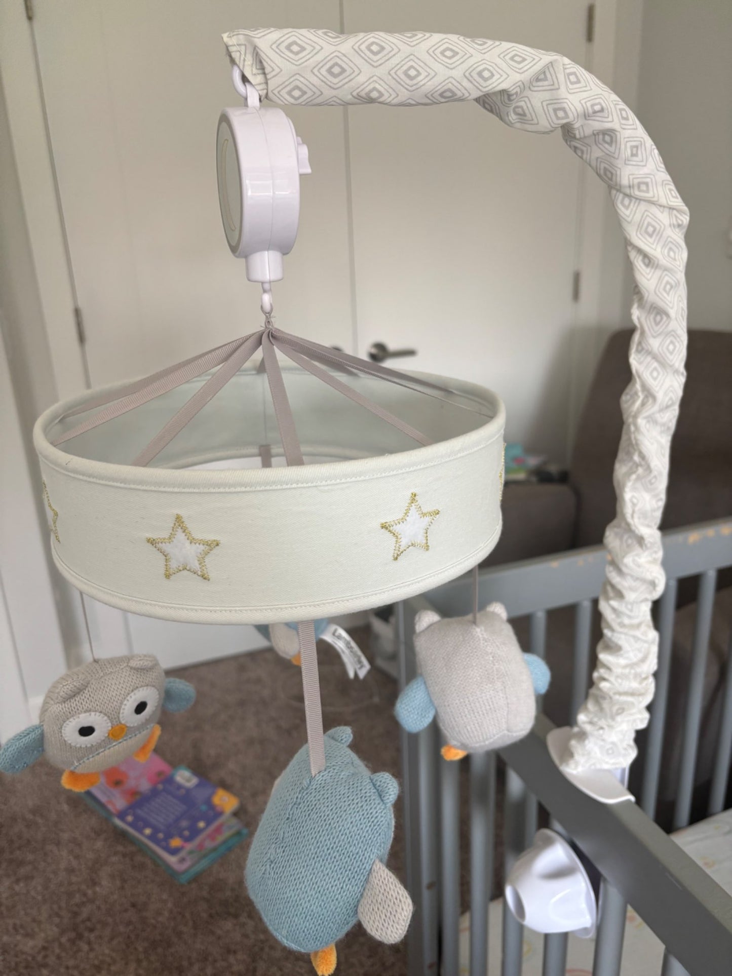 Baby mobile; sings one song (twinkle twinkle)