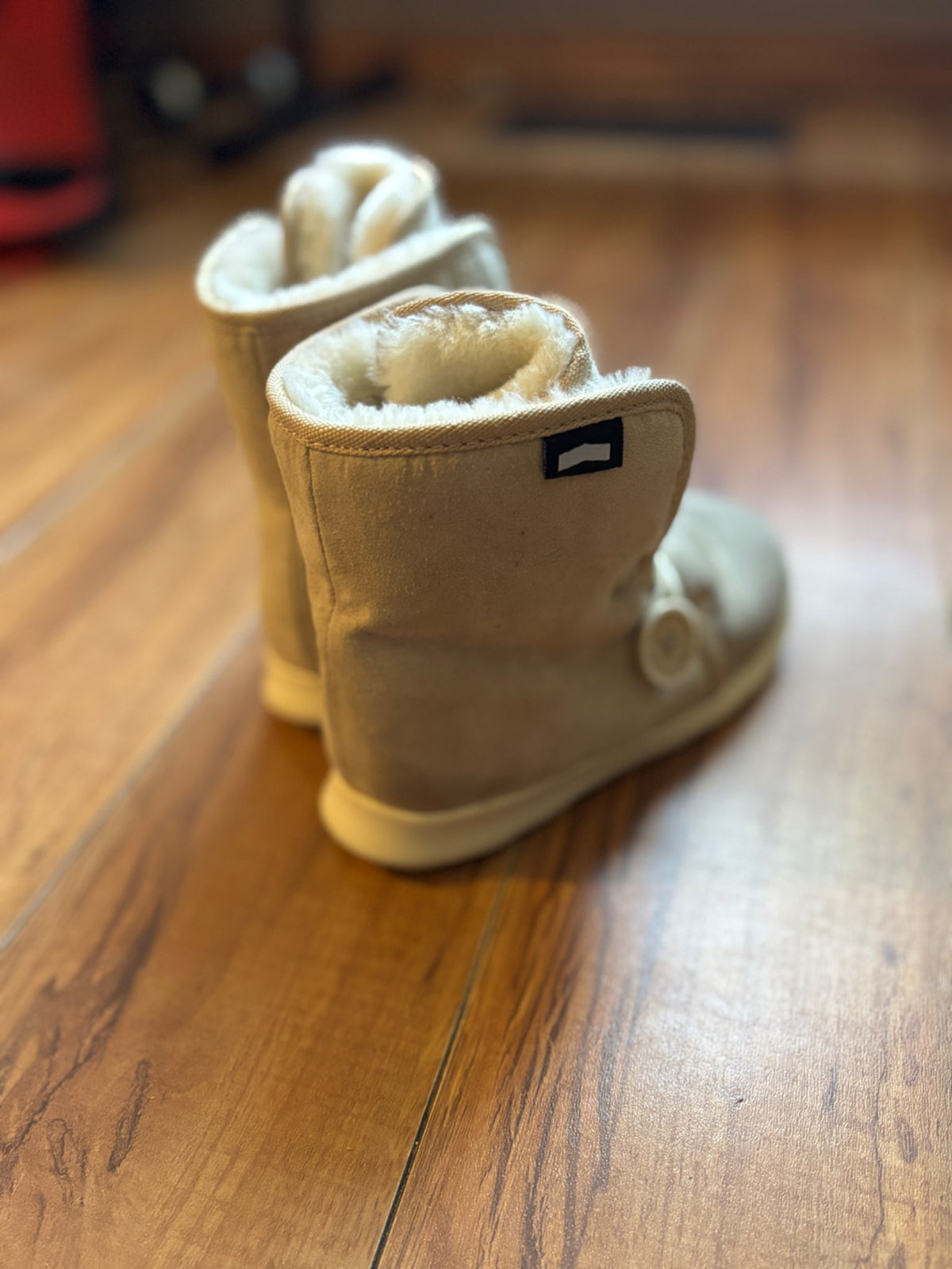 Cozy Native Boots MSRP $60, Shoes 10 (Toddler:2-4yr)