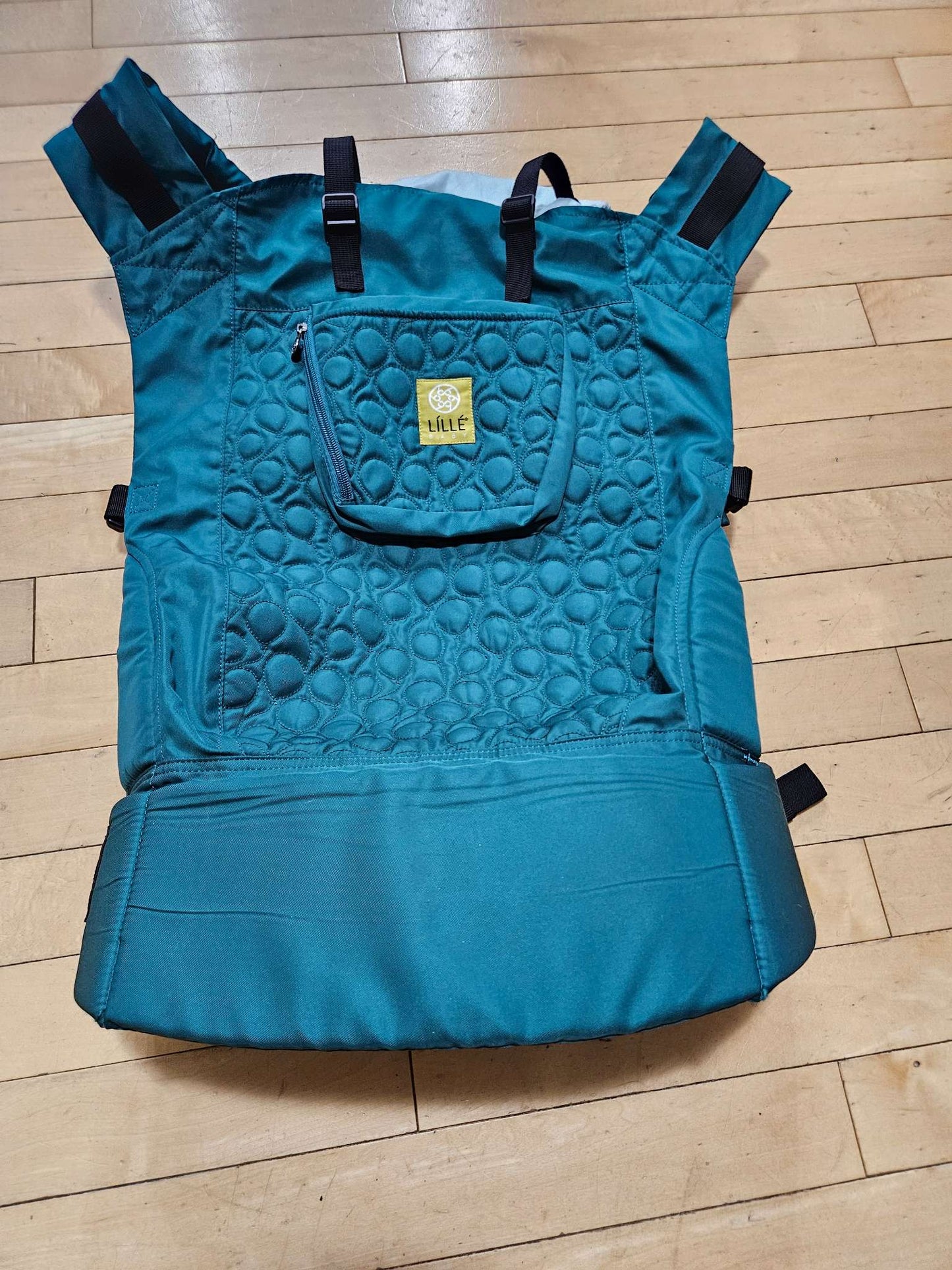 Lille baby CarryOn Embossed Toddler Carrier