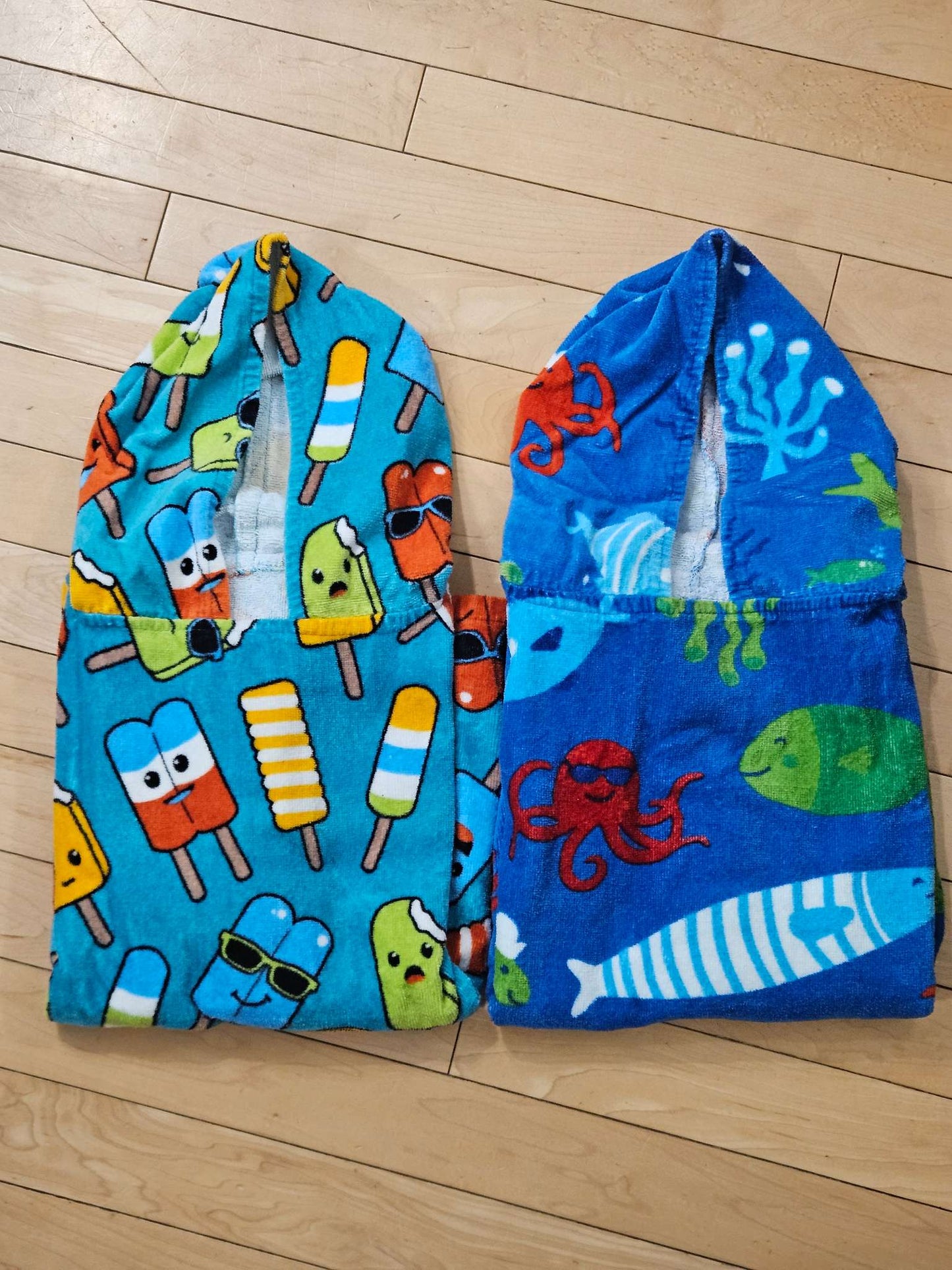 2 hooded beach towels, Kids 18 Month (12-18M)