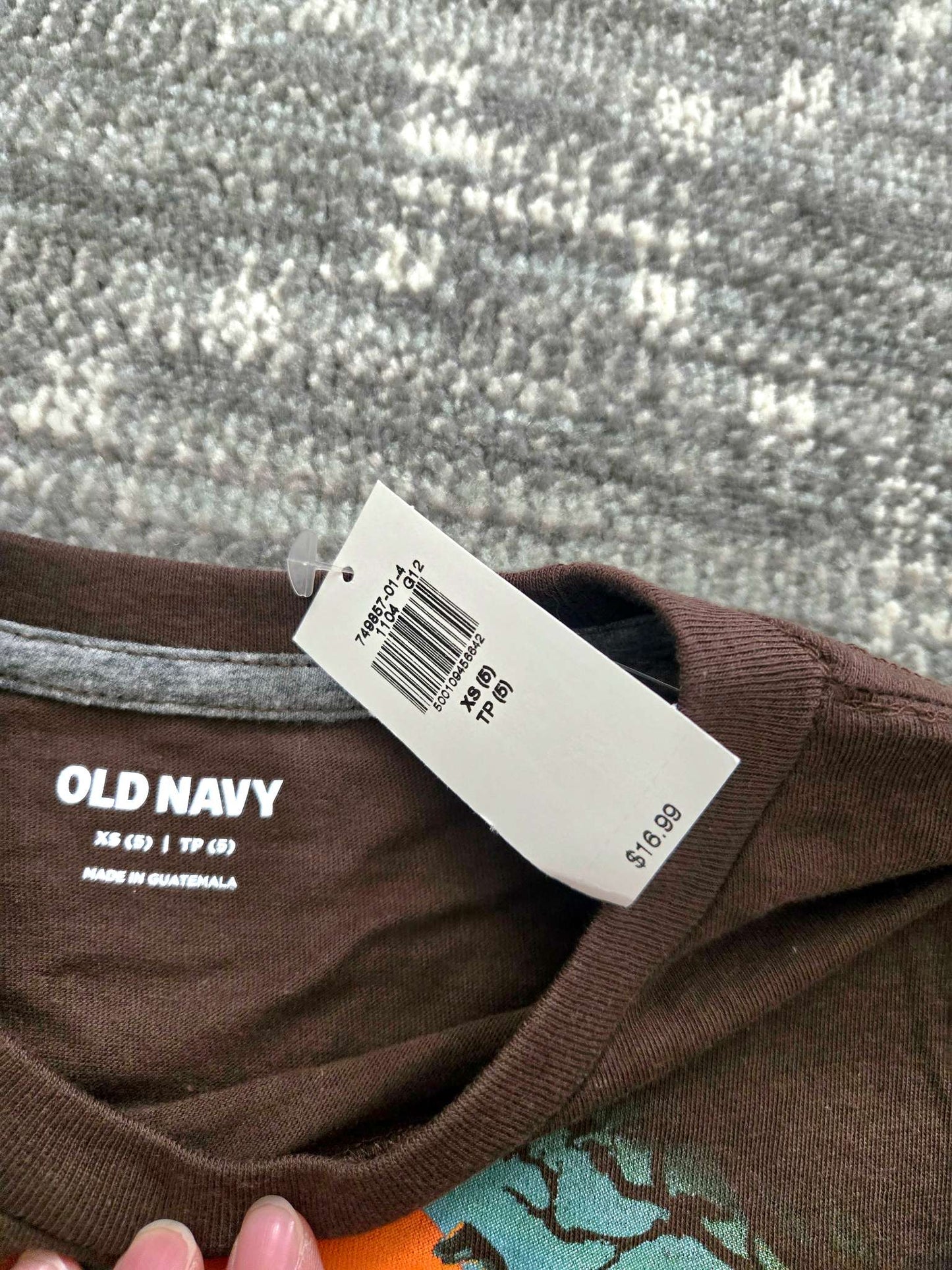2 Dinosaurs Long Sleeves ( GAP and Old Navy) Retails $25, Kids 5/5T (extra small)