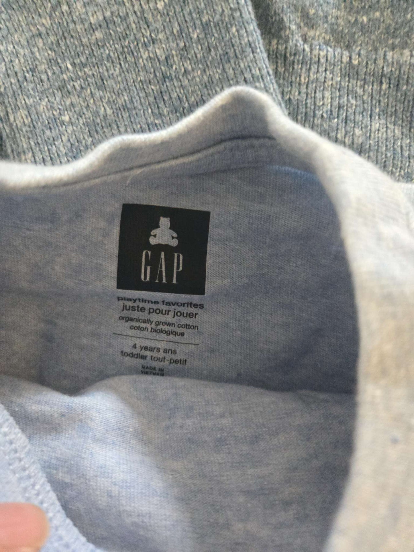 4 Long Sleeves H&M GAP Zara ( 1 Sweater, 1 Button Up and 2 Long Sleeves), Kids 4/4T