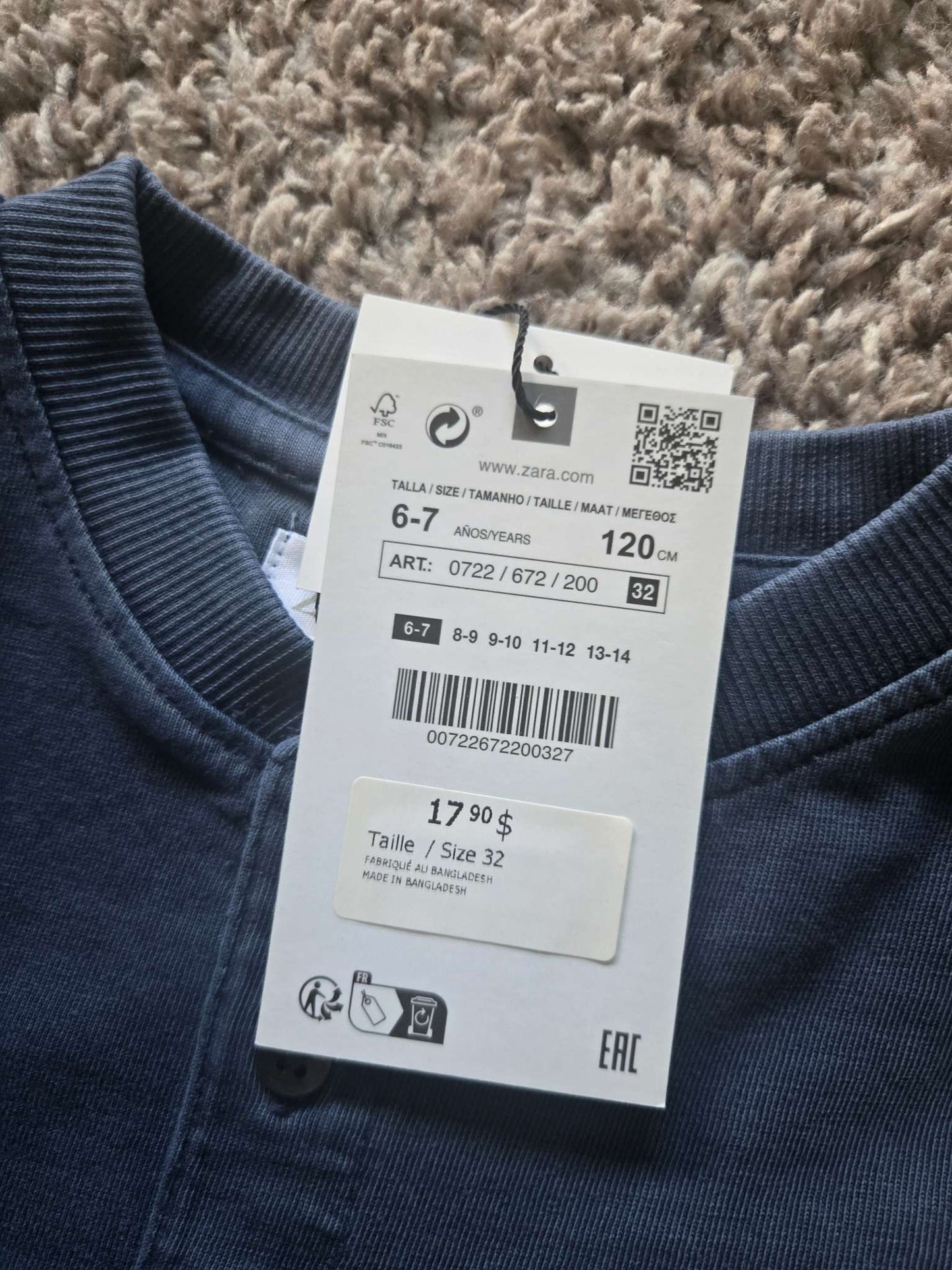 2 T shirts ( GAP and Zara Retails for $17.90), Kids 6/6X (extra small)