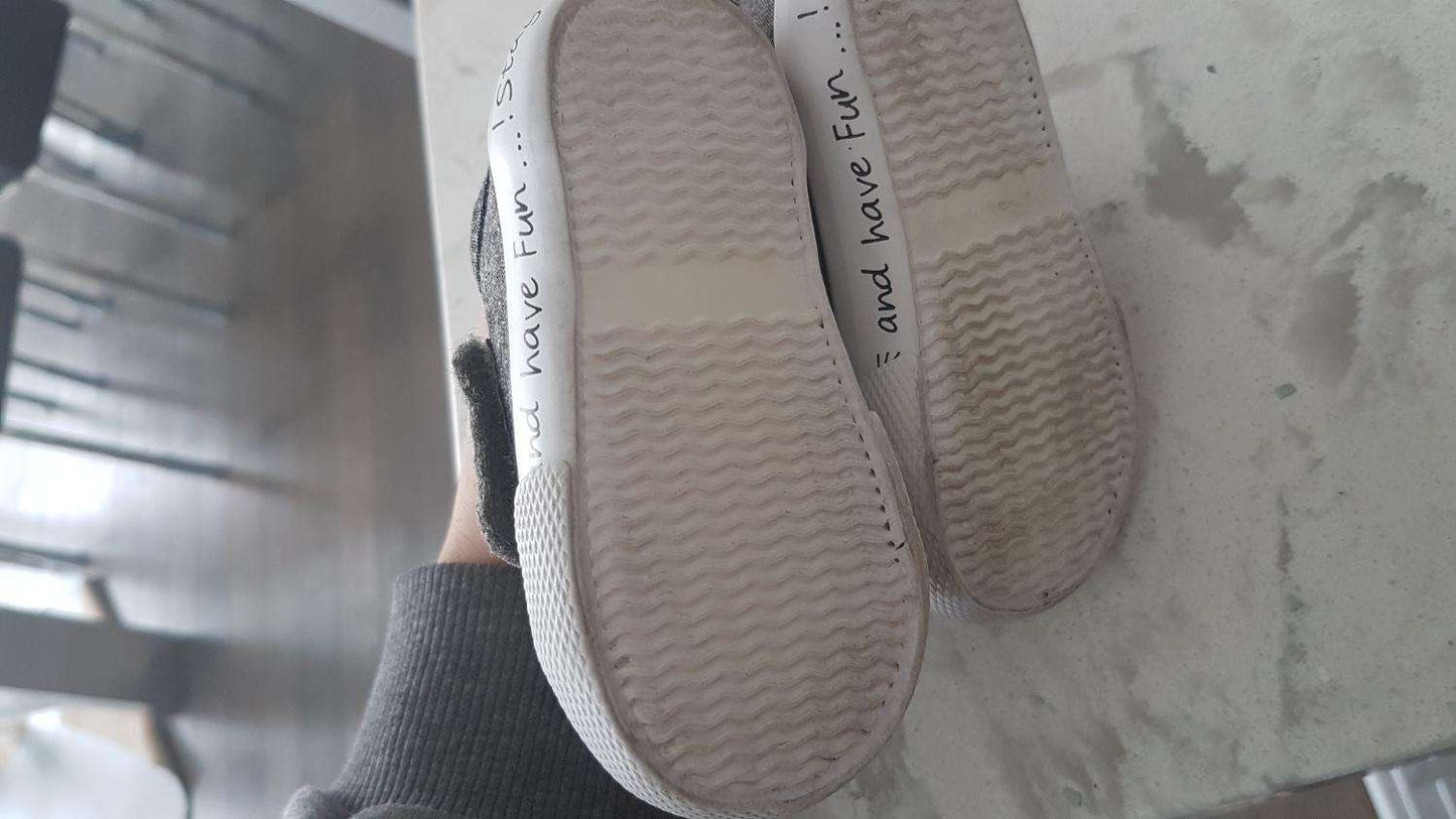 H&M Tiger Shoes 18/19 (US 4-5) 6-12months , Shoes 4 (Baby: 0-12 mth)