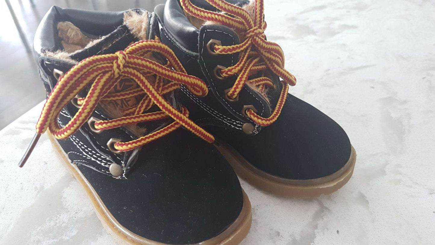 Toddler Boots Size 22 ( 5.5), Shoes 5.5 (Walkers:12-24 mth)