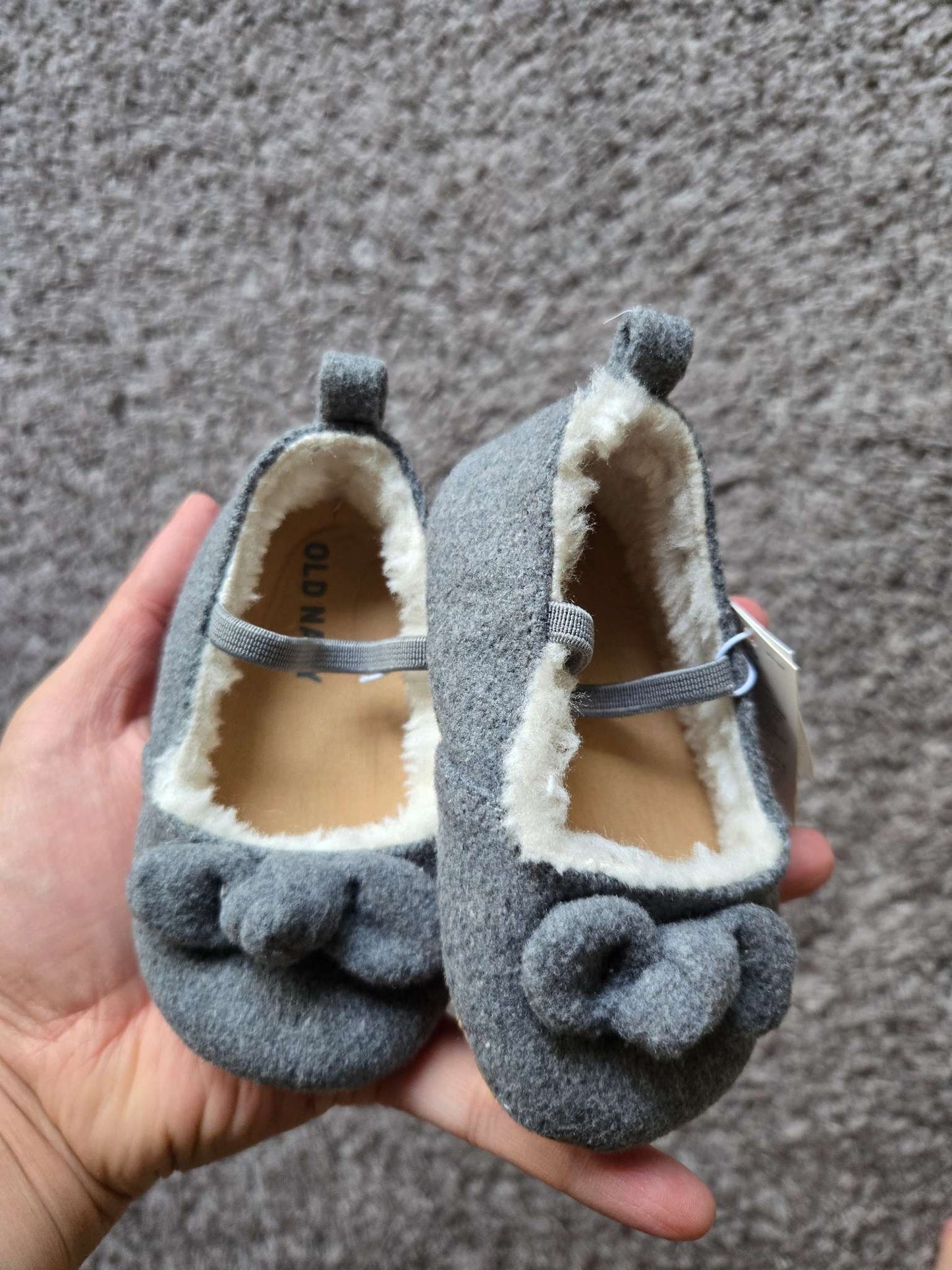 Old Navy Grey Slipon Sherpa Lined Heather Grey Shoes 6-12 months, Shoes 3 (Baby: 0-12 mth)