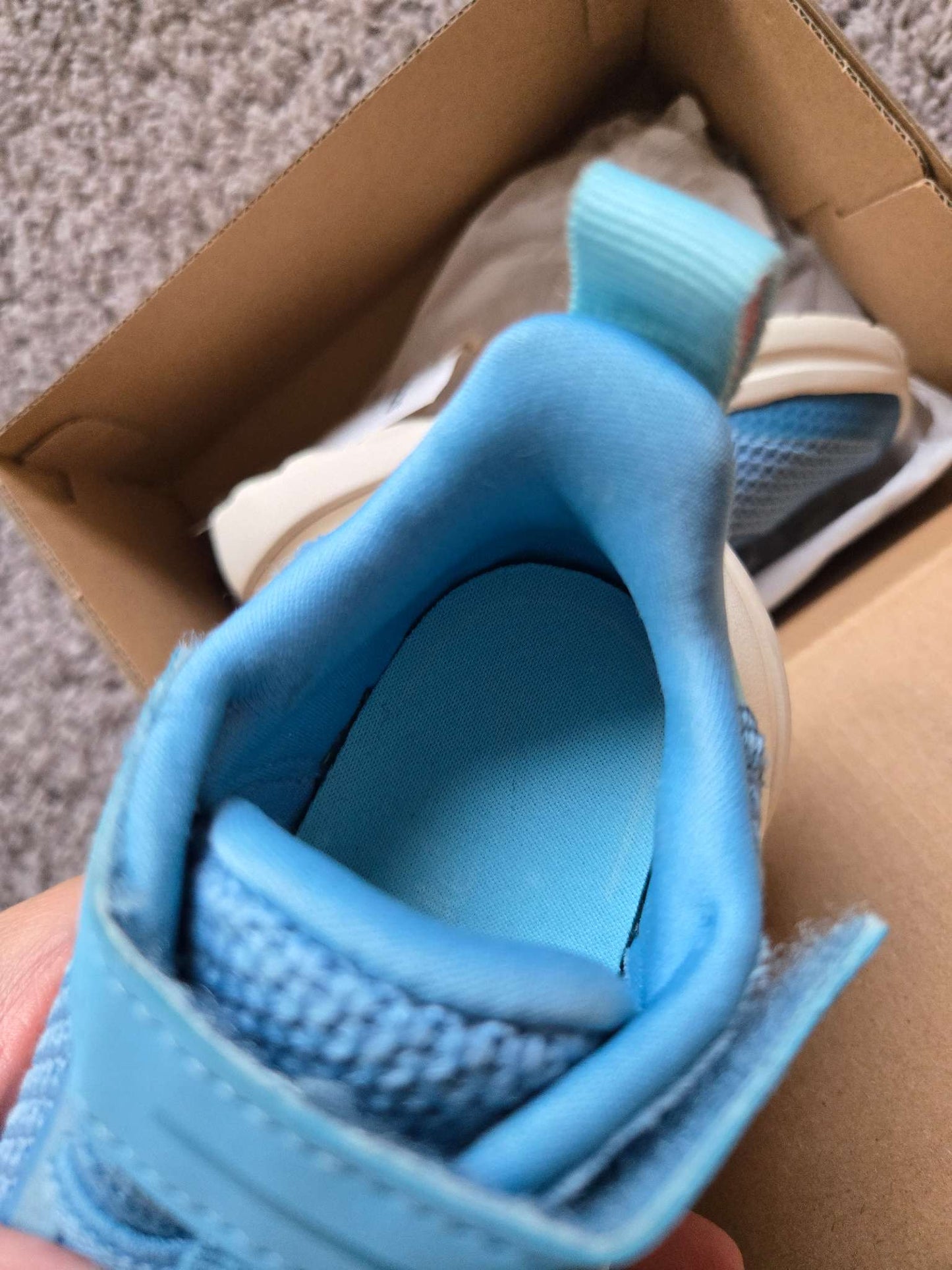 Adidas Toddler Runners size 6, Shoes 6 (Walkers:12-24 mth)