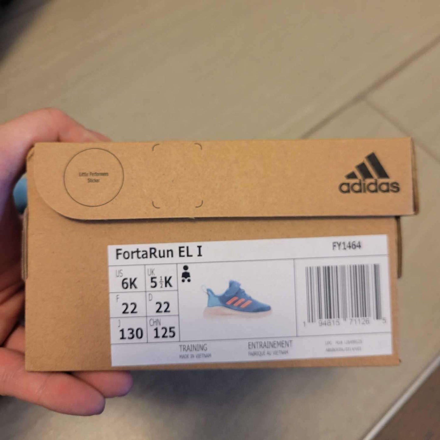 Adidas Toddler Runners size 6, Shoes 6 (Walkers:12-24 mth)