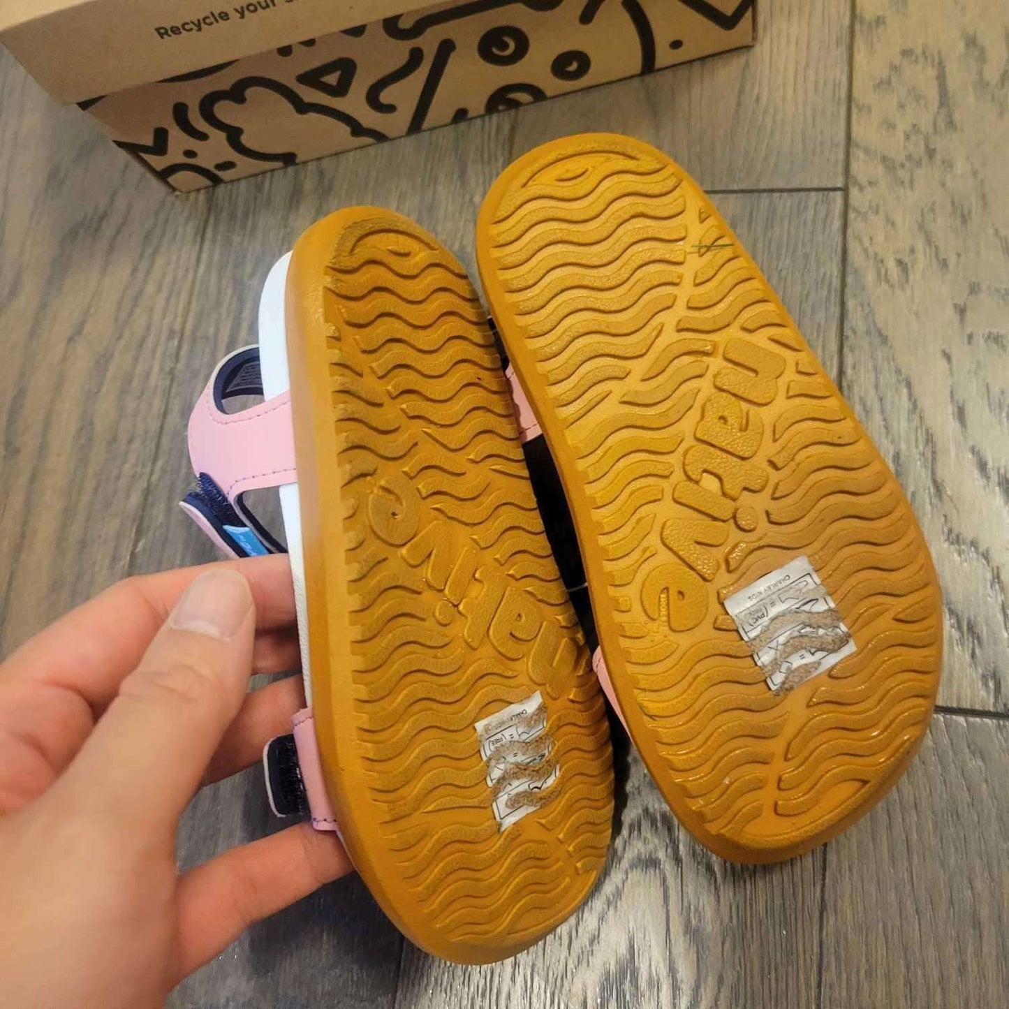 Native pink Sandals 9C, Shoes 9 (Toddler:2-4yr)