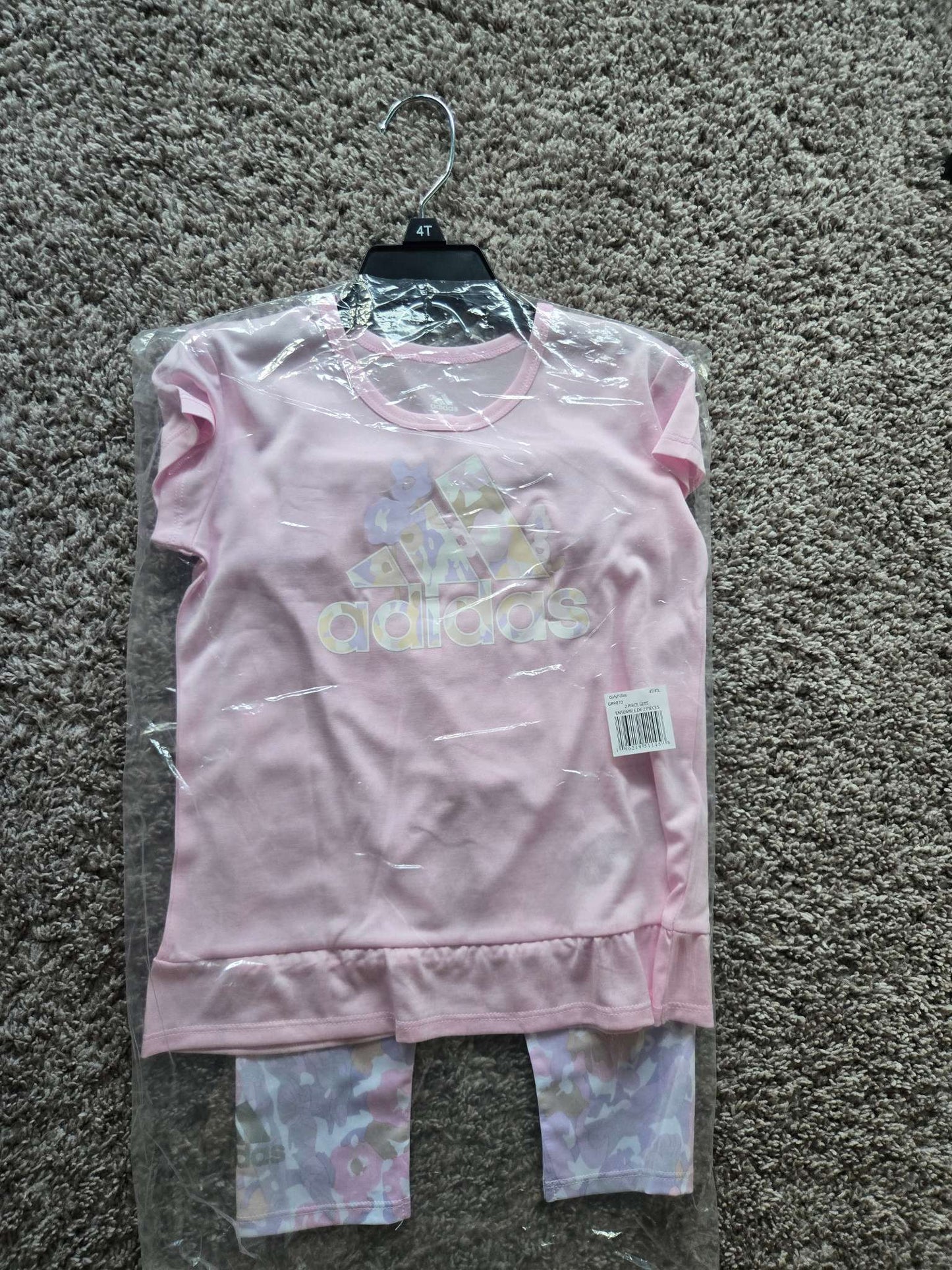 2 Pcs Adidas Outfit 4T , Kids 4/4T