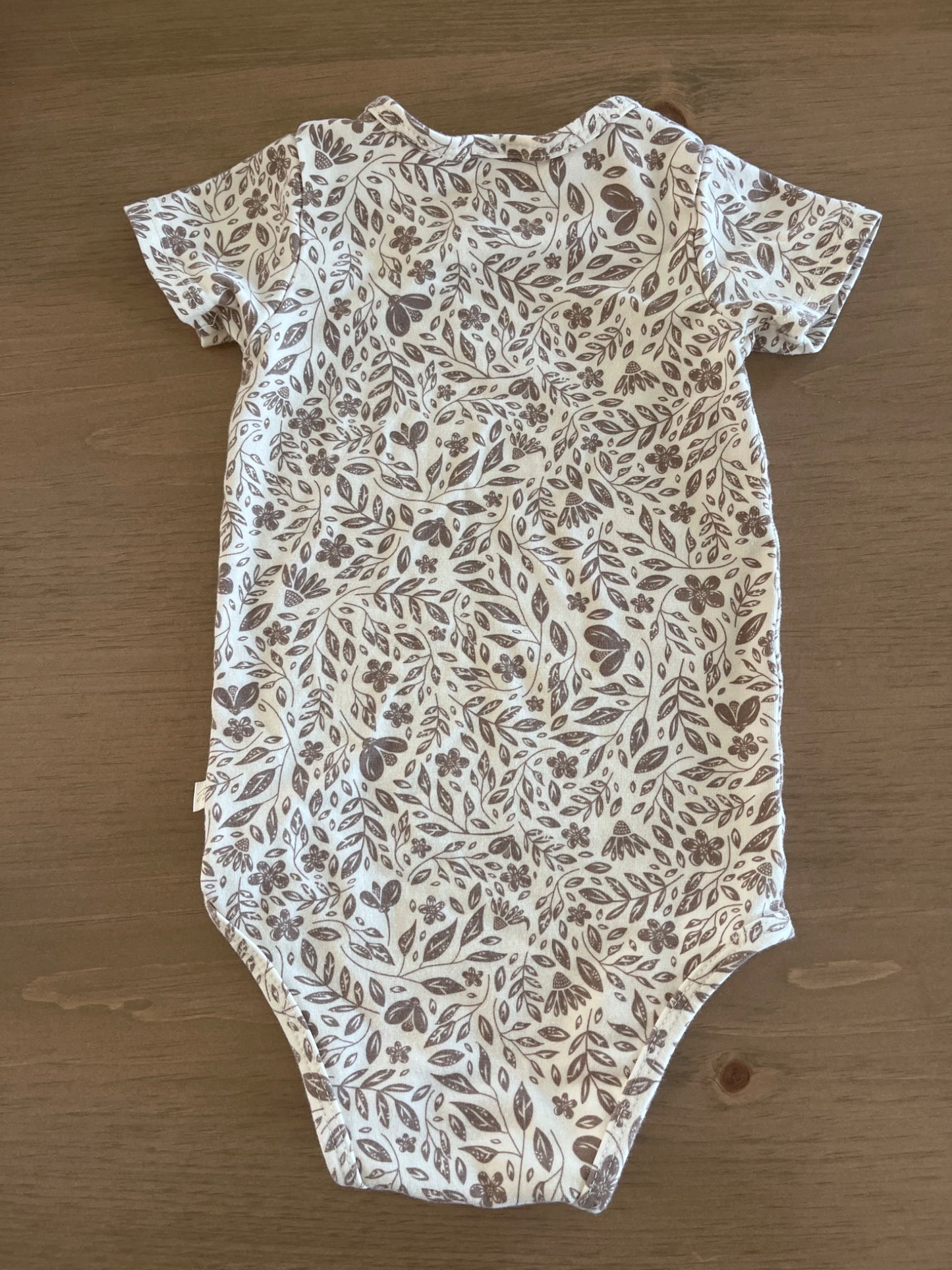 Jax + Lennon Short Sleeved Onesie , Kids 9 Month (6-9M)
