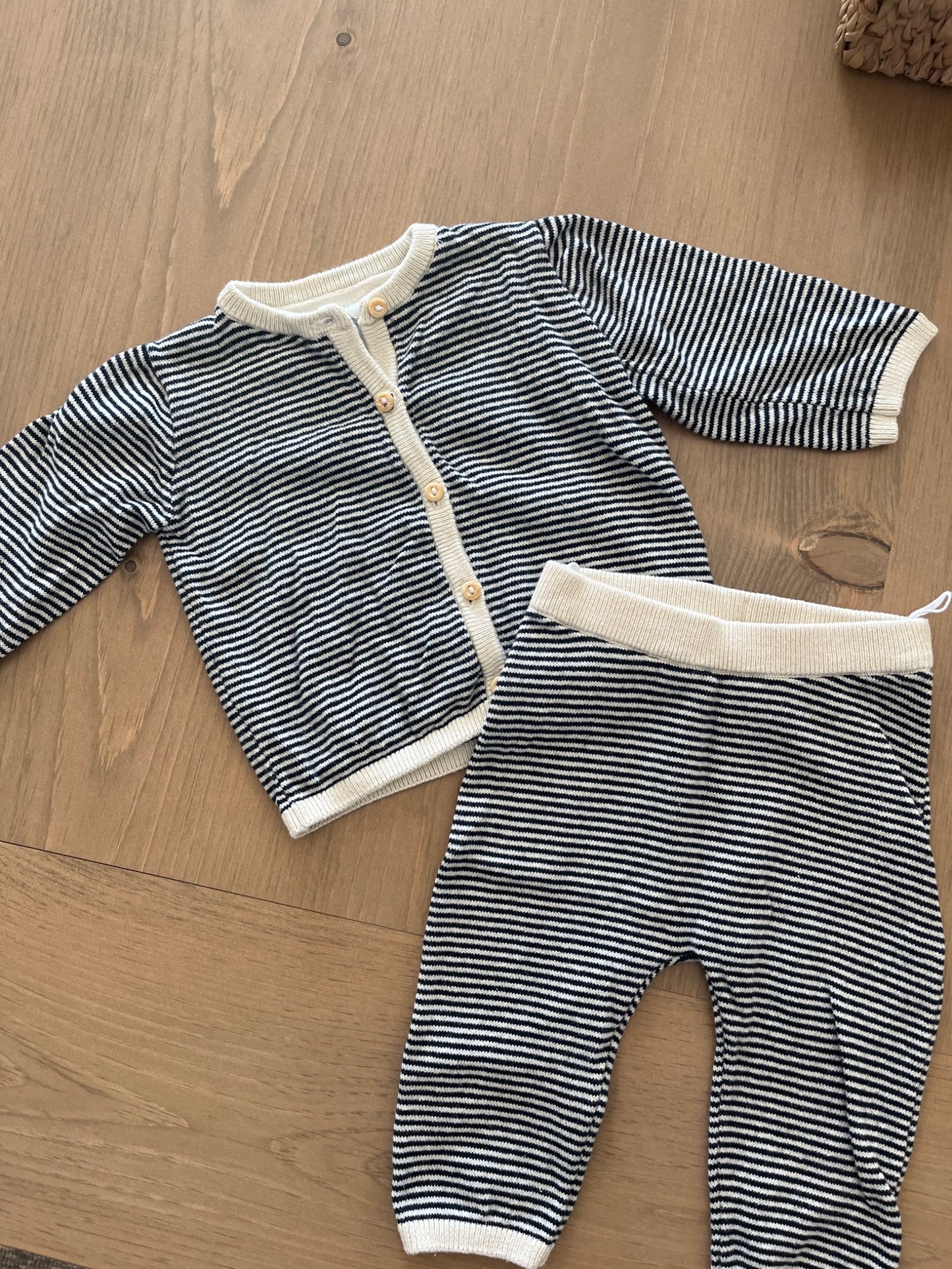 H&M Organic Cotton Sweater Set , Kids 6 Month (3-6M)