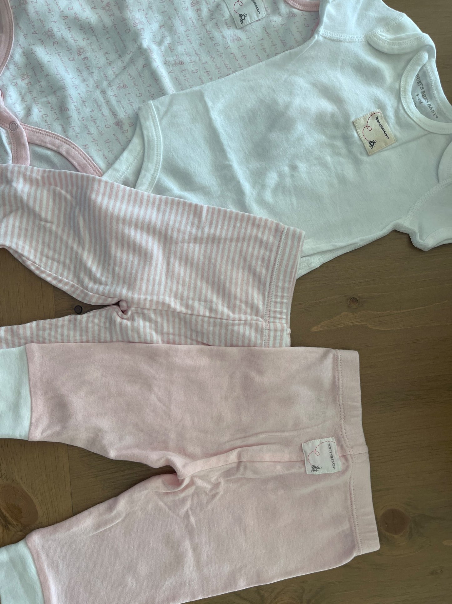 Burt’s Bees Baby Girls Onesie & Pant Set , Kids 6 Month (3-6M)