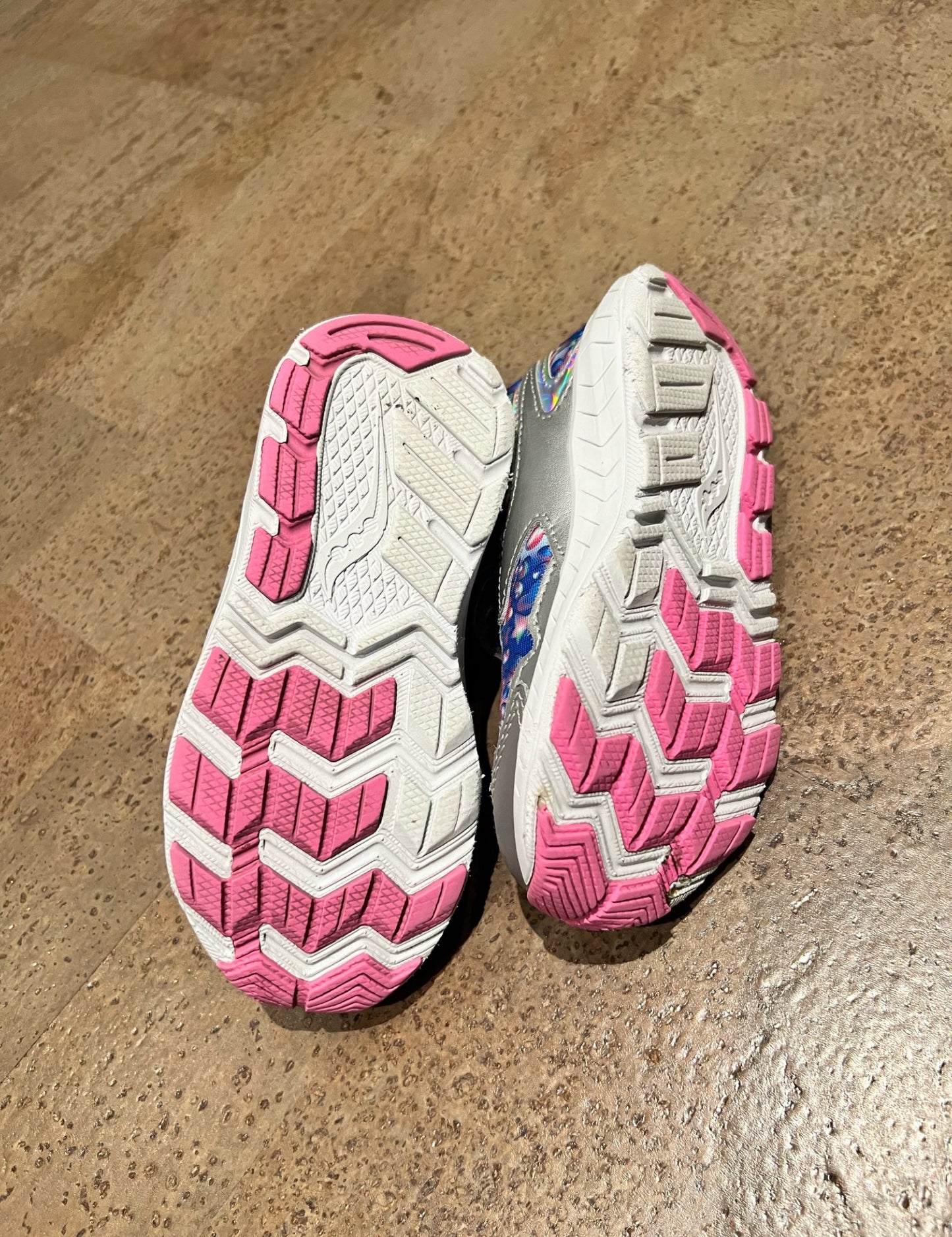 Saucony Kid’s Sneakers, size US 11, retails $70, Shoes 11 (Toddler:2-4yr)