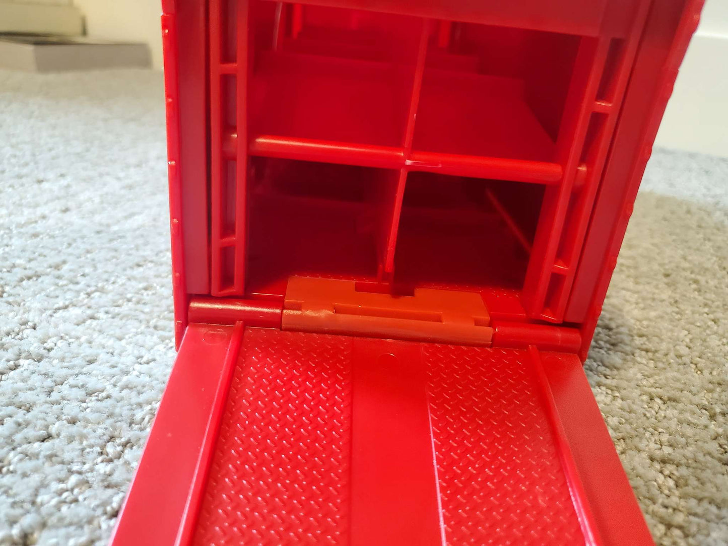 Lightning McQueen Semi-Truck With Carrier