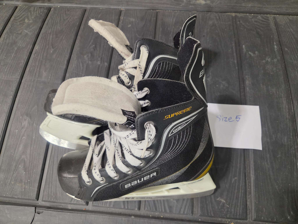 Bauer Ice skates Kids size 5, Shoes 5 (Big Kids:8–12yr)