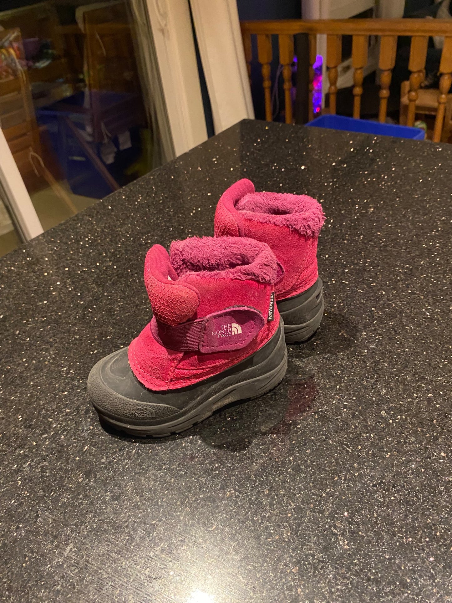 The north face pink winter boots size 7, Shoes 7 (Walkers:12-24 mth)